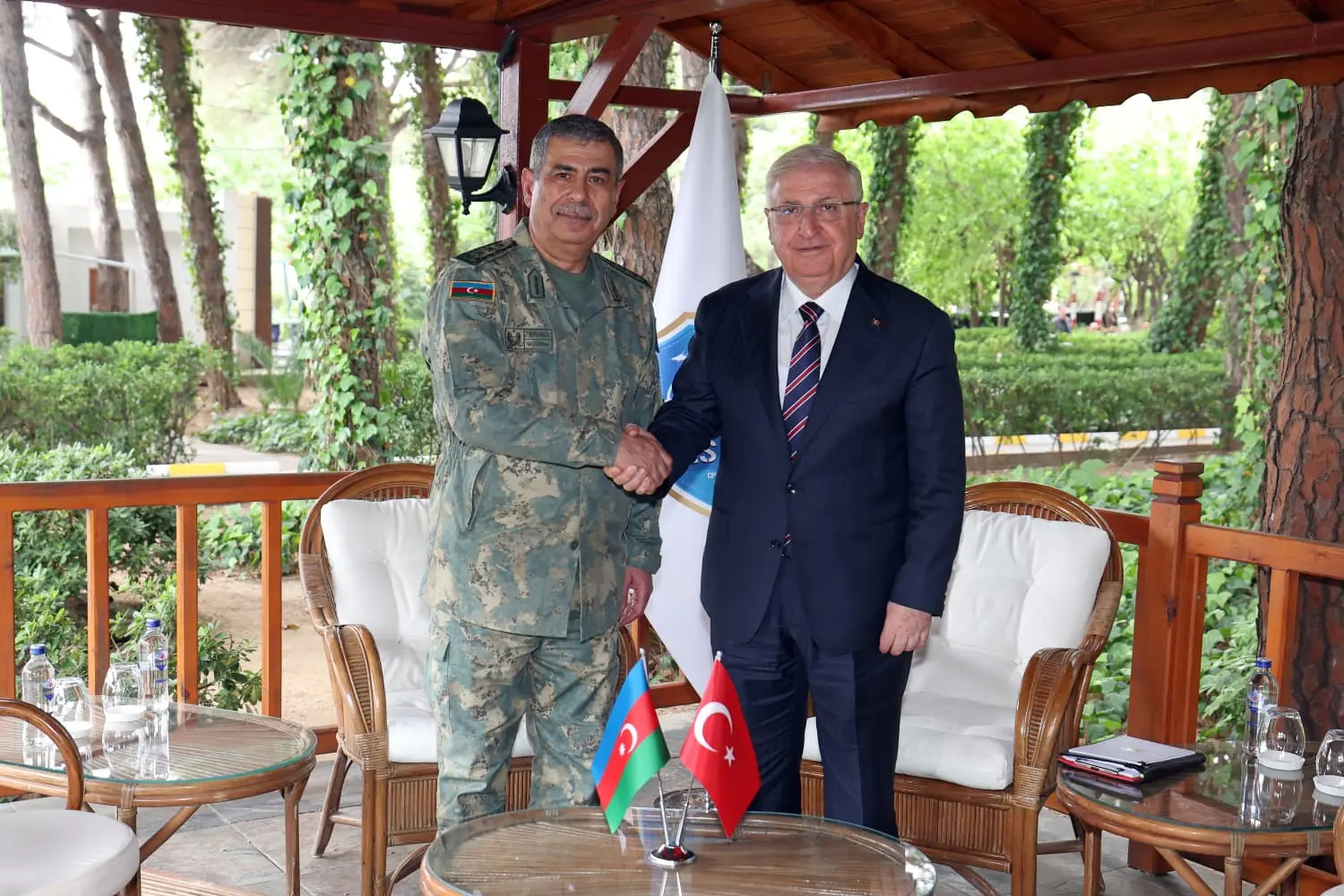 Yaşar Güler, Azerbaycan Savunma Bakanı ile bir araya geldi