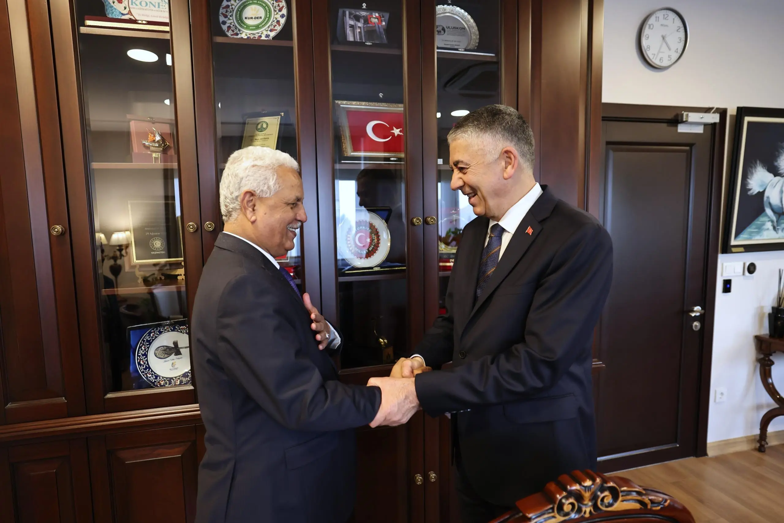Yemen Büyükelçisi, Türkiye'de Yetkililerle Görüştü