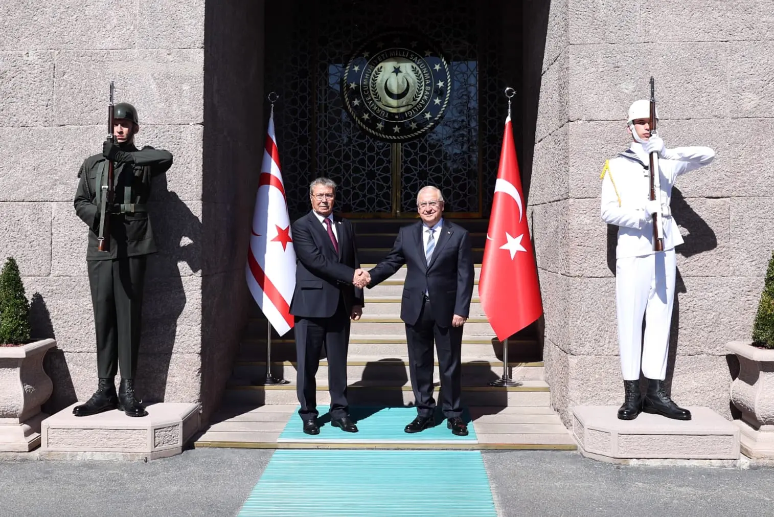 Yaşar Güler, KKTC Başbakanı Ünal Üstel ile görüştü