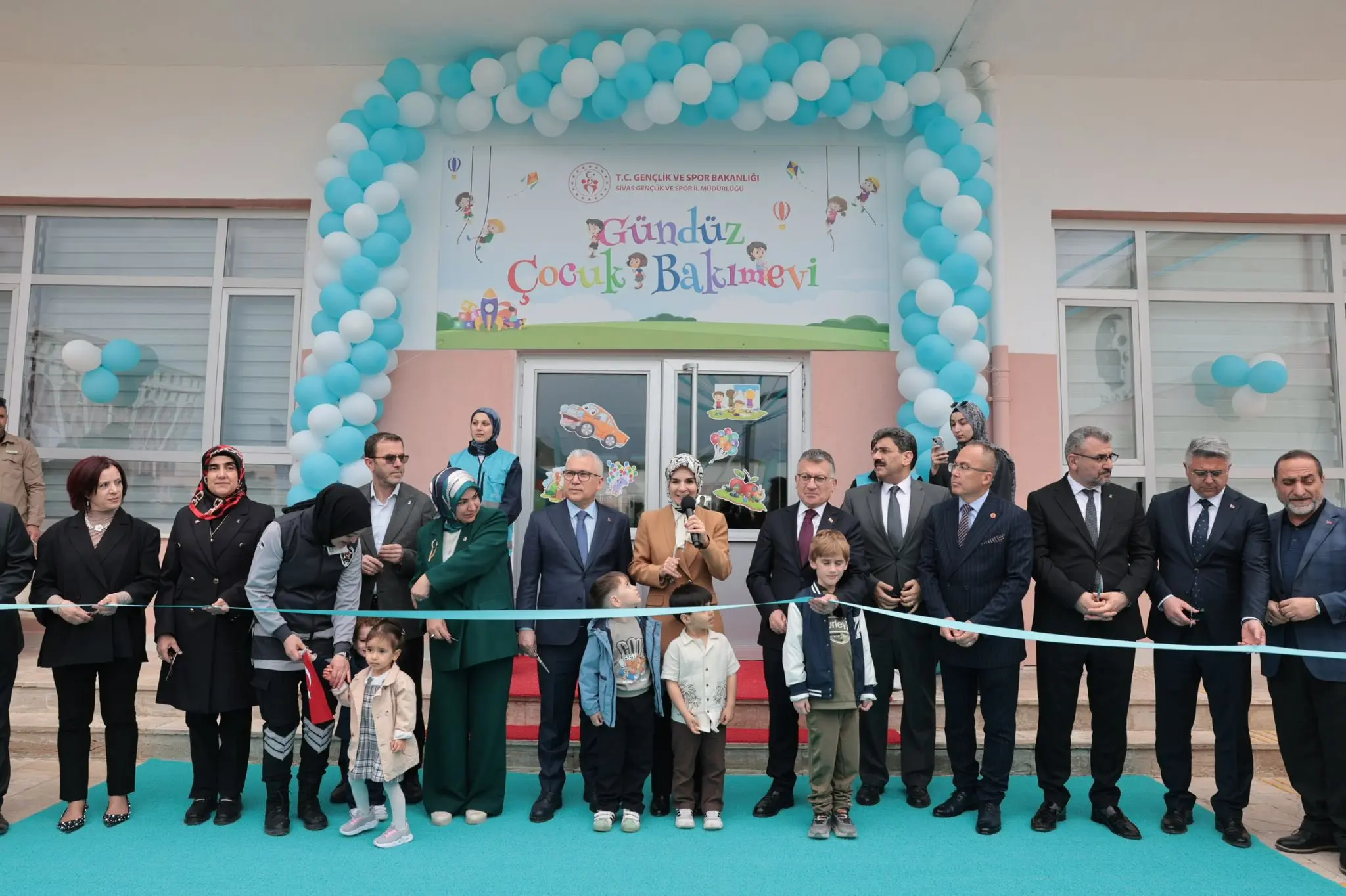 Bakan Mahinur Özdemir Göktaş, Sivas'ta bakım evi açtı