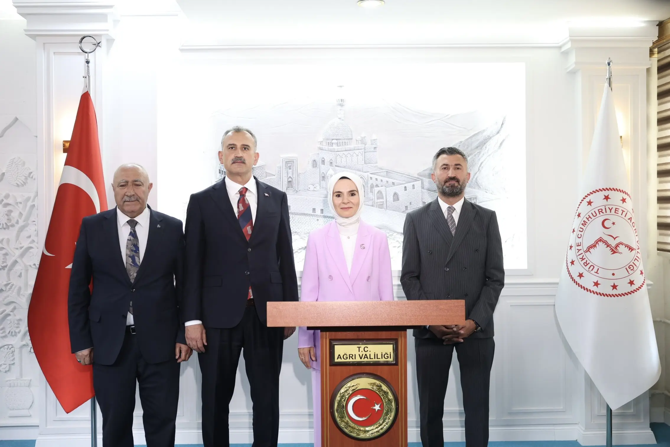 Bakan Göktaş, Ağrı'da Valilik Ziyareti Gerçekleştirdi