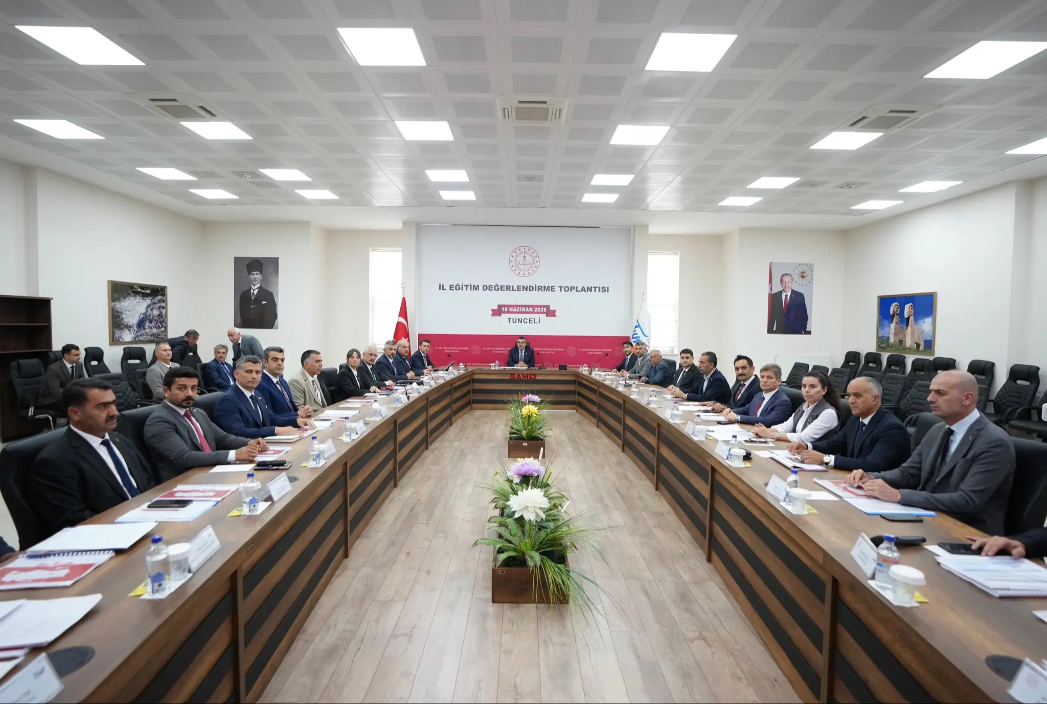Tunceli'de Eğitim Değerlendirme Toplantısı Gerçekleşti
