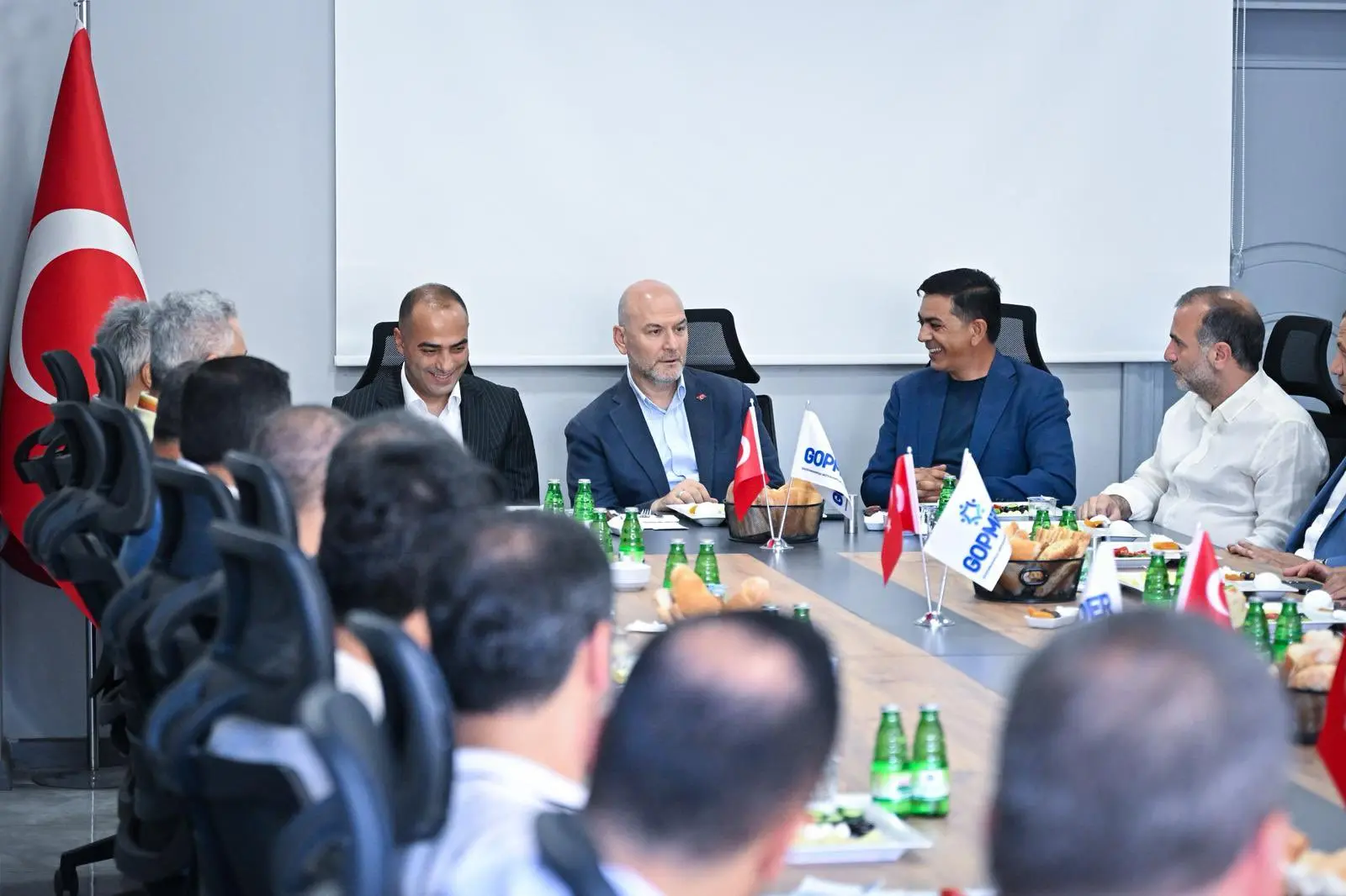 Eray Karadeniz Gaziosmanpaşa Müteahhitler Derneği'ni Ziyaret Etti