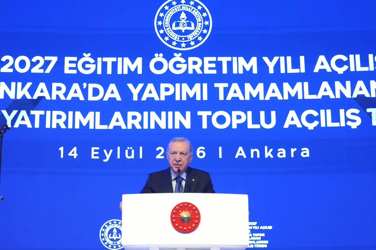 Cumhurbaşkanı Erdoğan eğitim yatırımlarını tanıttı
