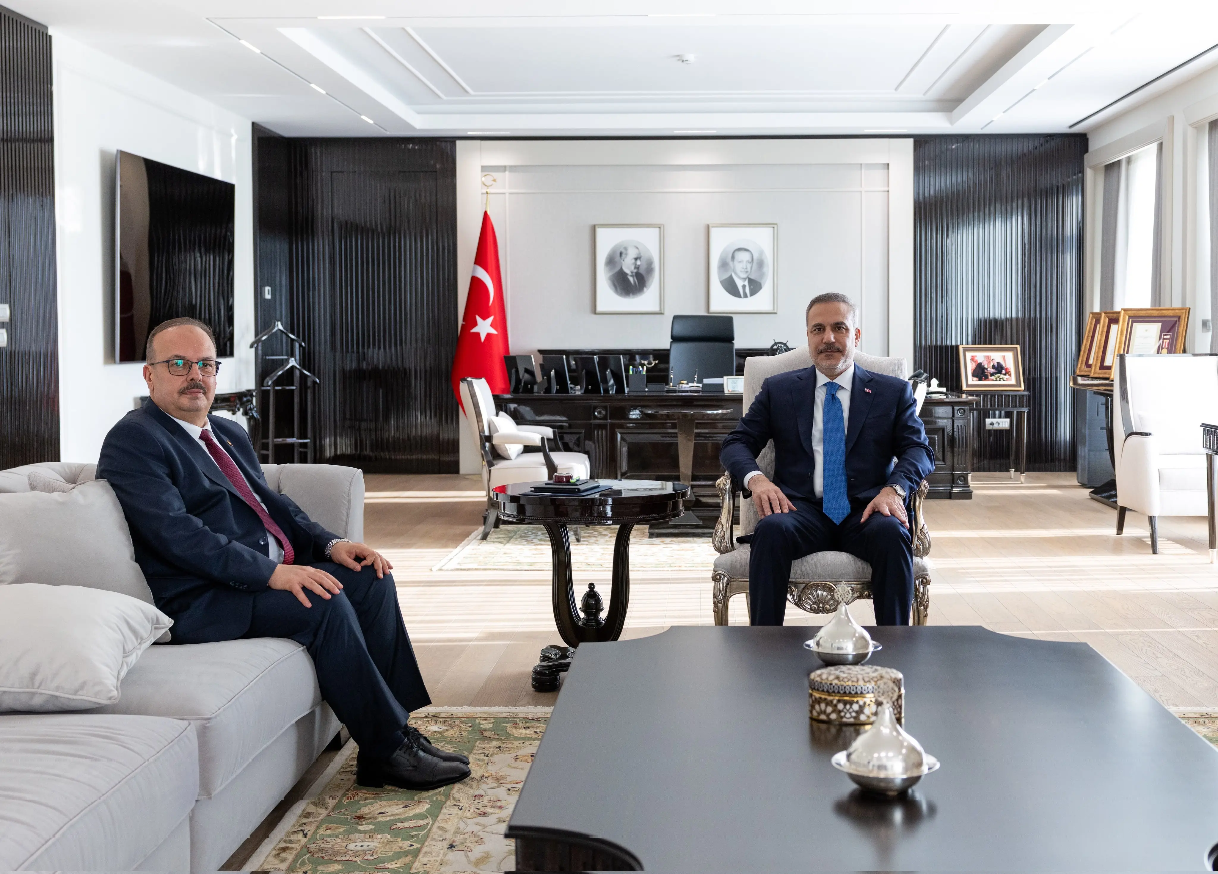 Hakan Fidan, Ankara Valisi Canbolat'ı kabul etti