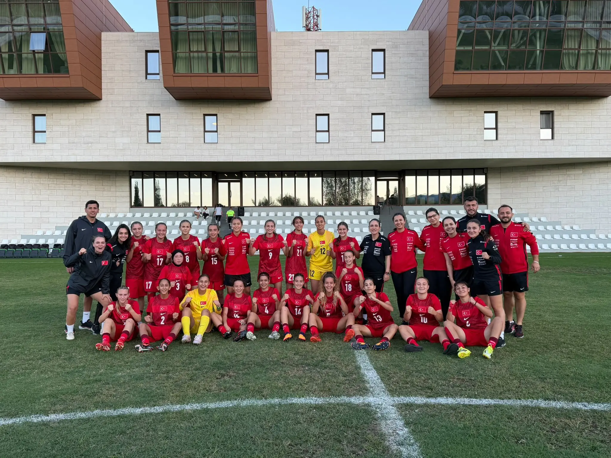 U15 Kız Milli Takımı Moldova'yı 6-0 yendi