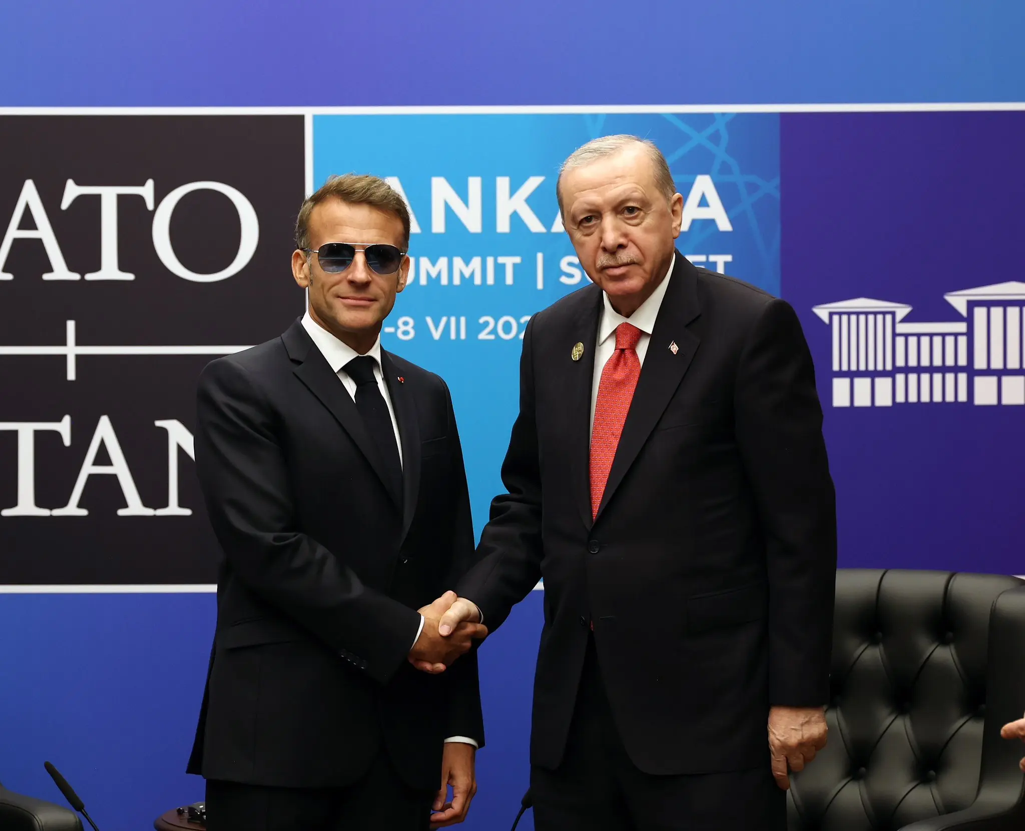 Cumhurbaşkanı Erdoğan, Macron ile NATO Zirvesi'nde görüştü