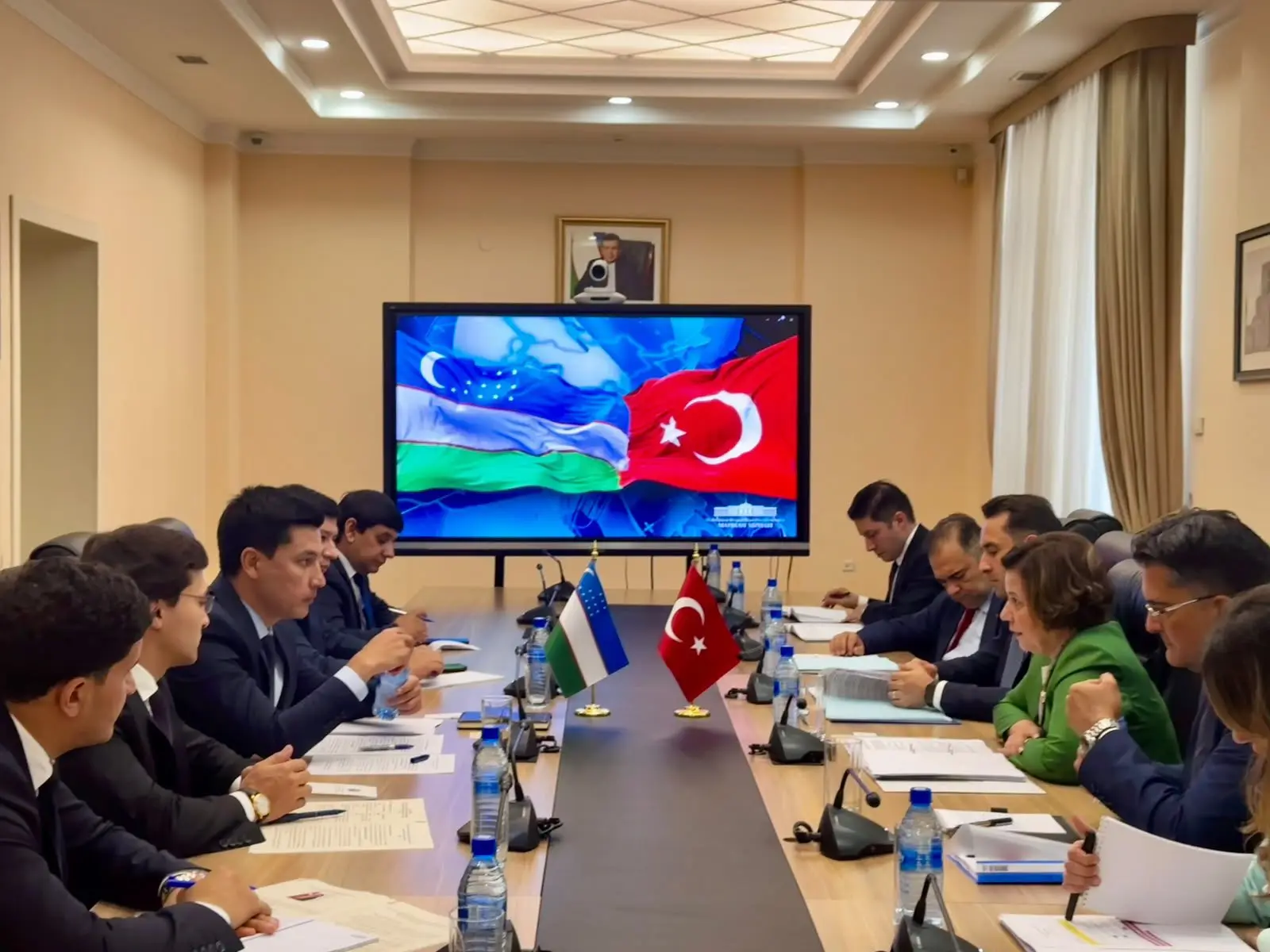Berris Ekinci, Özbekistan'da resmi temaslarda bulundu