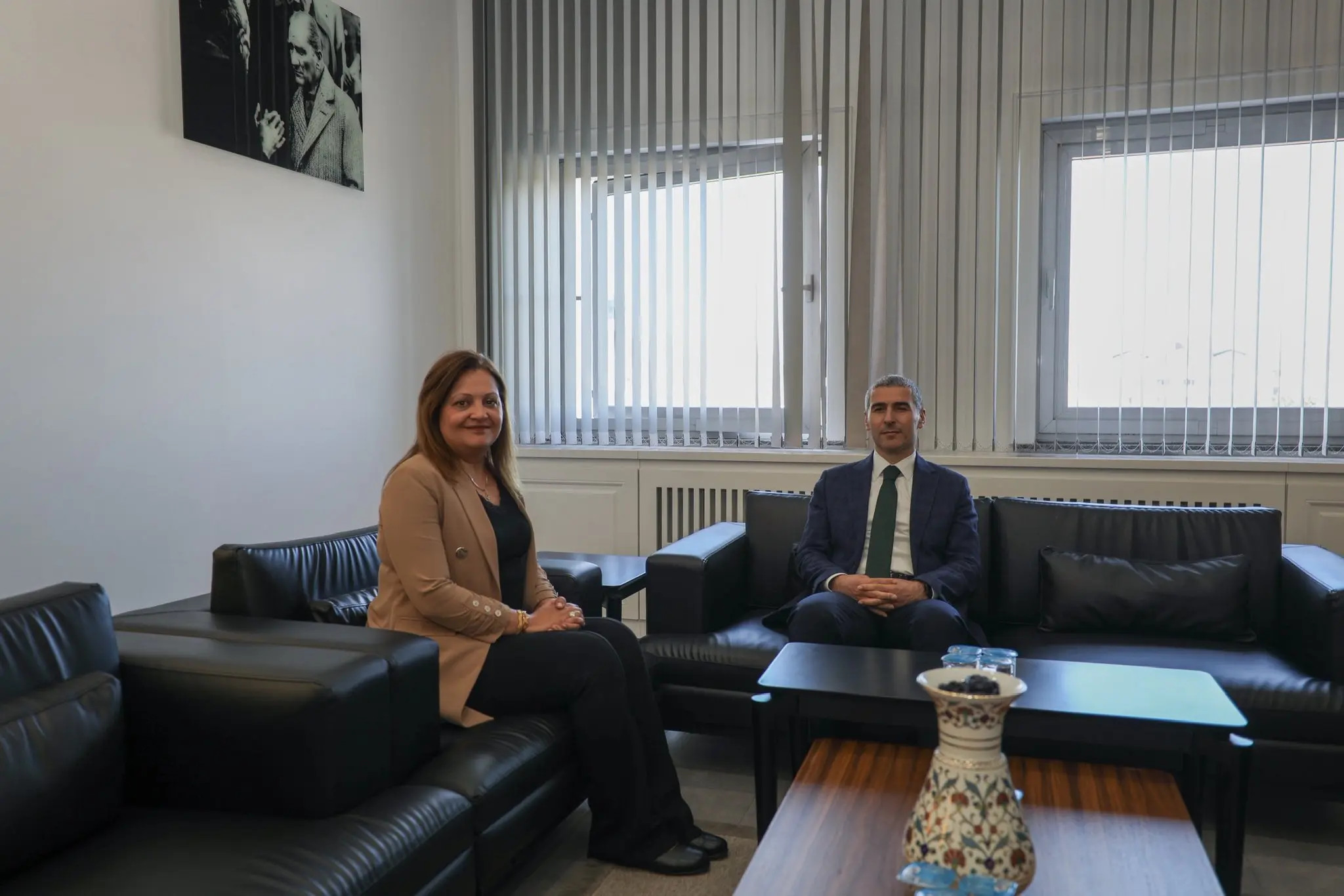 Vali Naci Aktaş, belediyede görüşmelerde bulundu