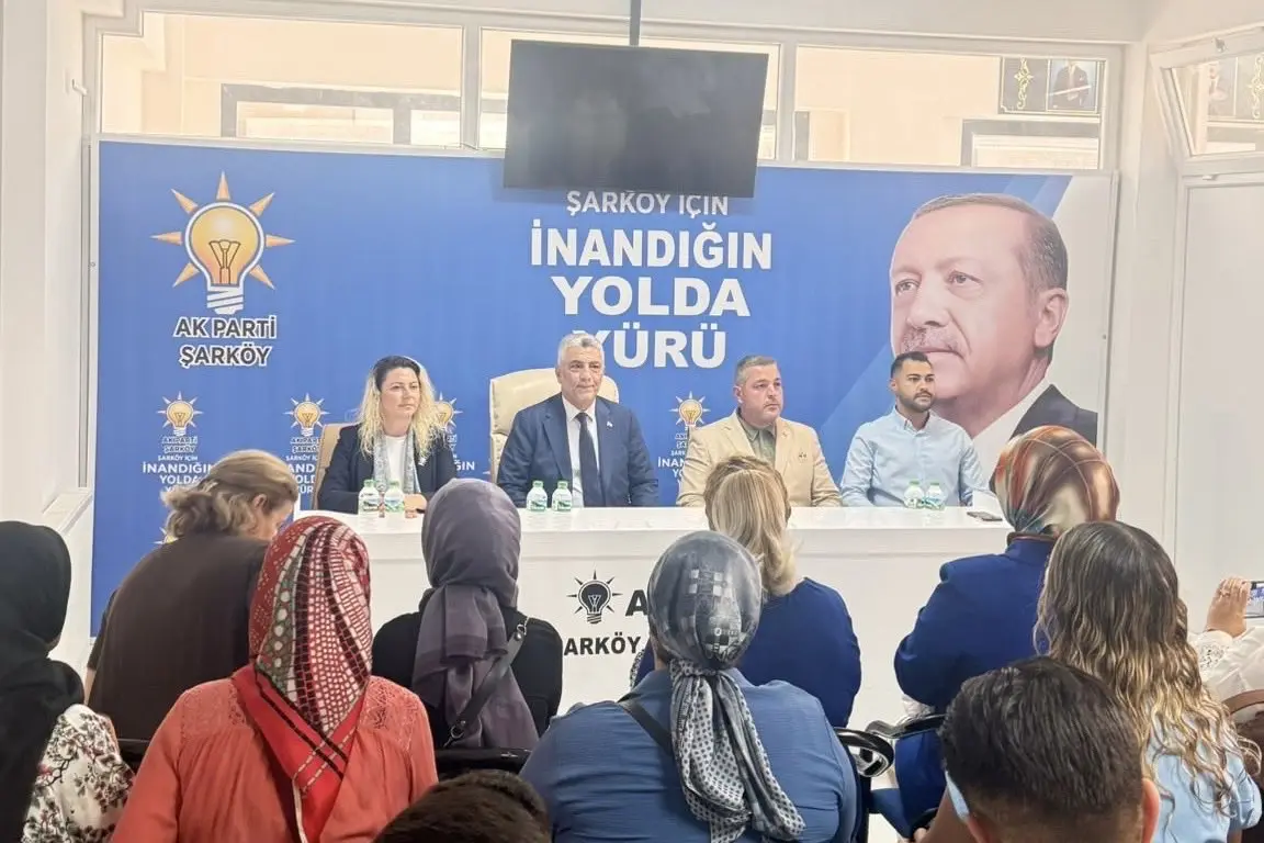 AK Parti Şarköy'de yeni üyeleriyle buluştu