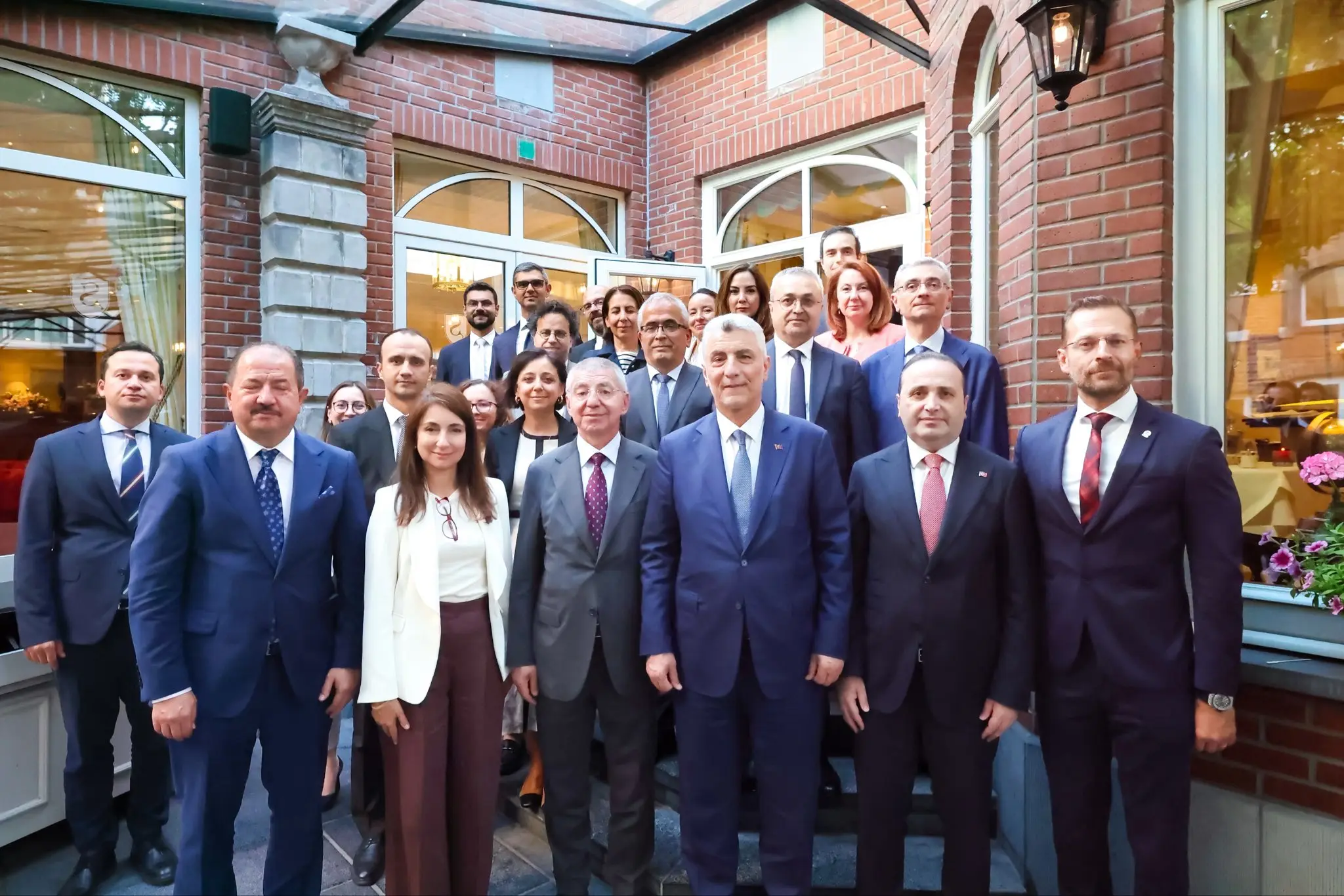 Brüksel'de otomotiv sektörü temsilcileriyle toplantı yapıldı