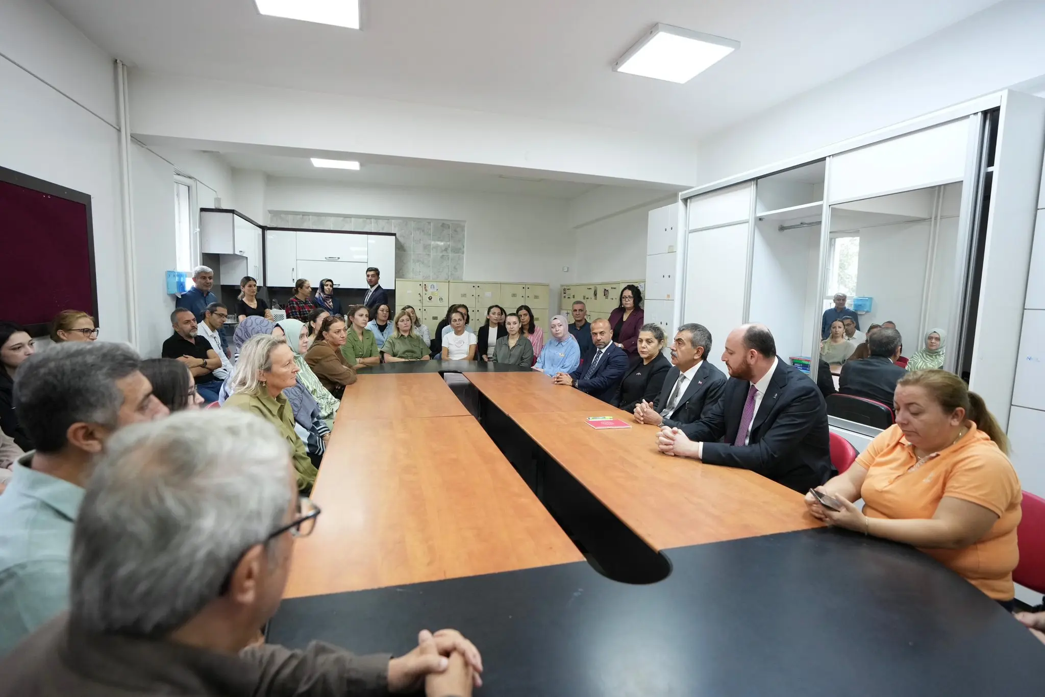 Milli Eğitim Bakanı Tekin, öğretmenlerle buluştu