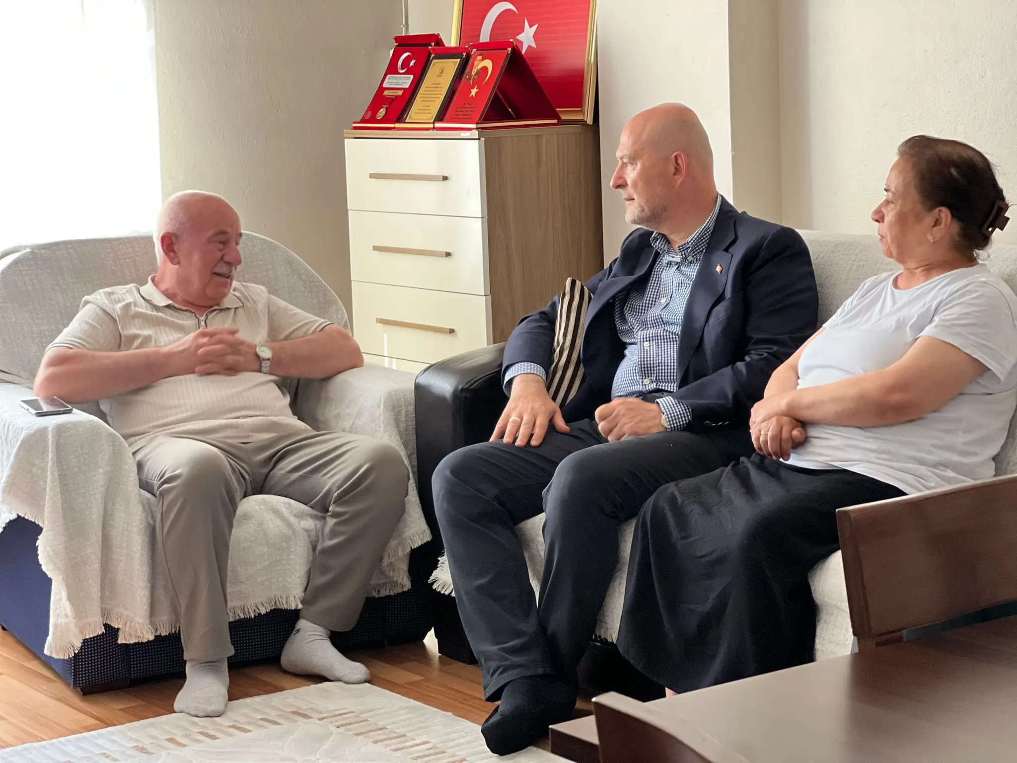 Şişli İlçe Başkanı, Şehit Ailesini Ziyaret Etti