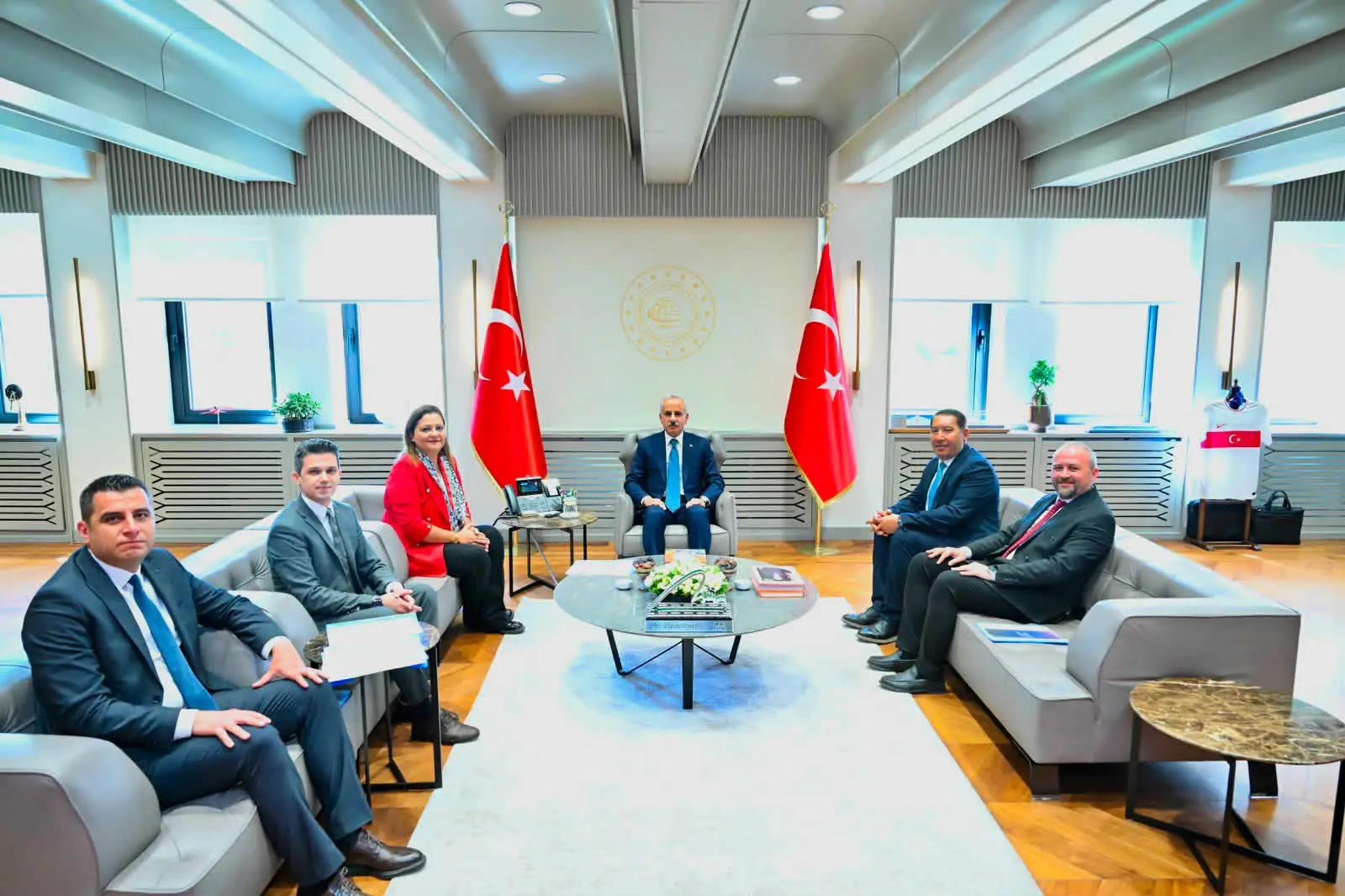 Belediye başkanları Ulaştırma Bakanı'nı ziyaret etti