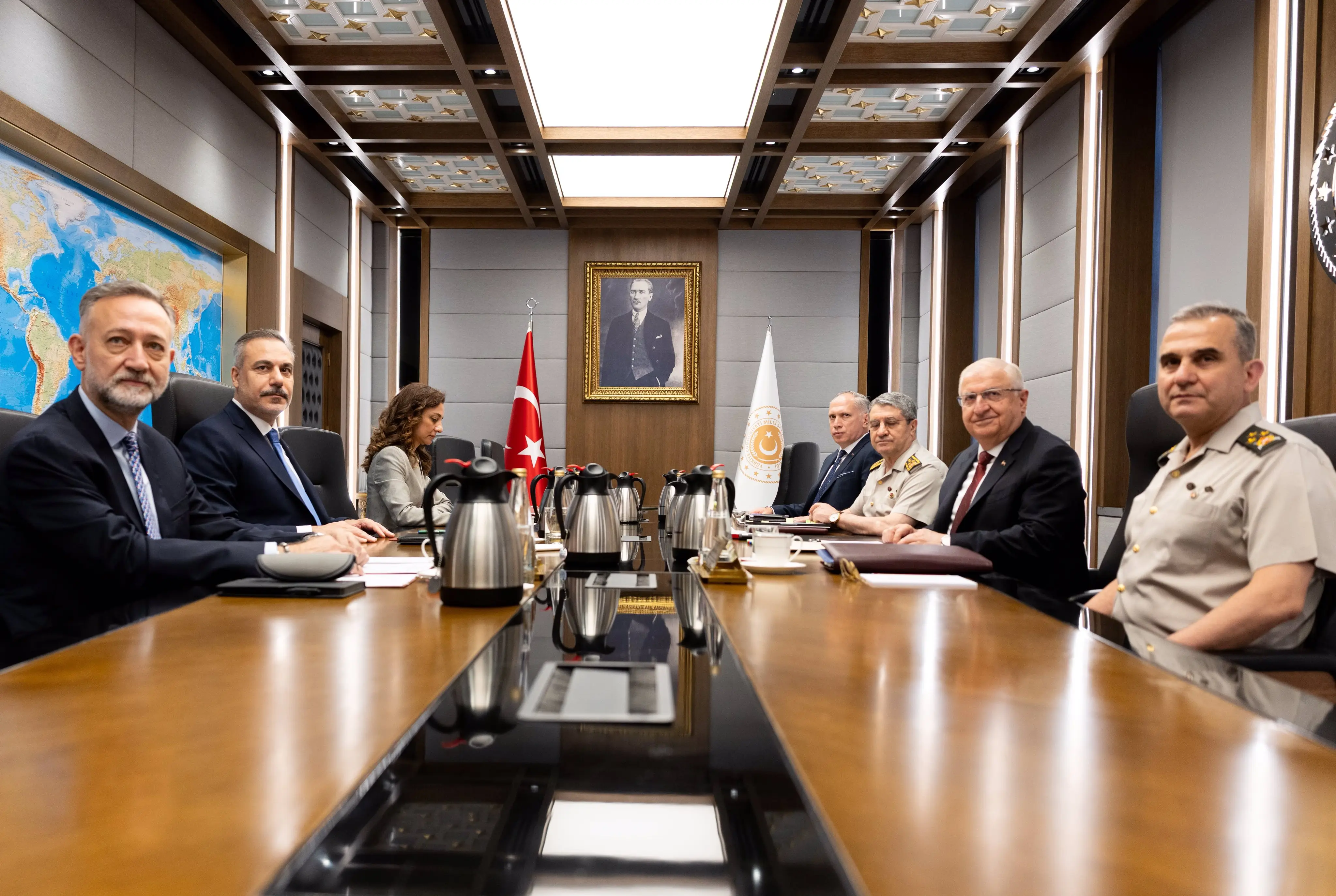 Hakan Fidan, Yaşar Güler ile Ankara'da bir araya geldi