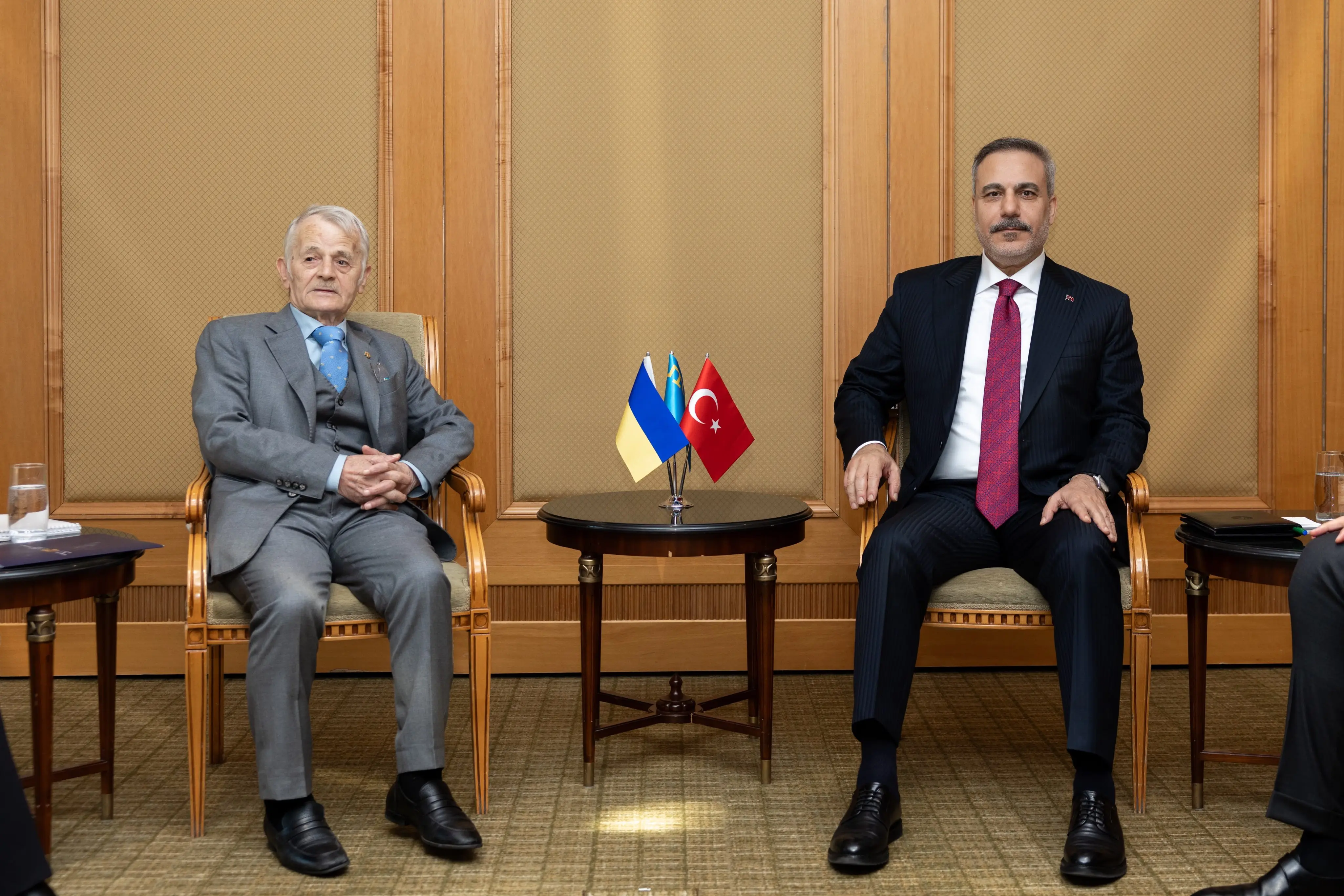 Hakan Fidan, Kırım Tatar liderleriyle Kyiv'de buluştu