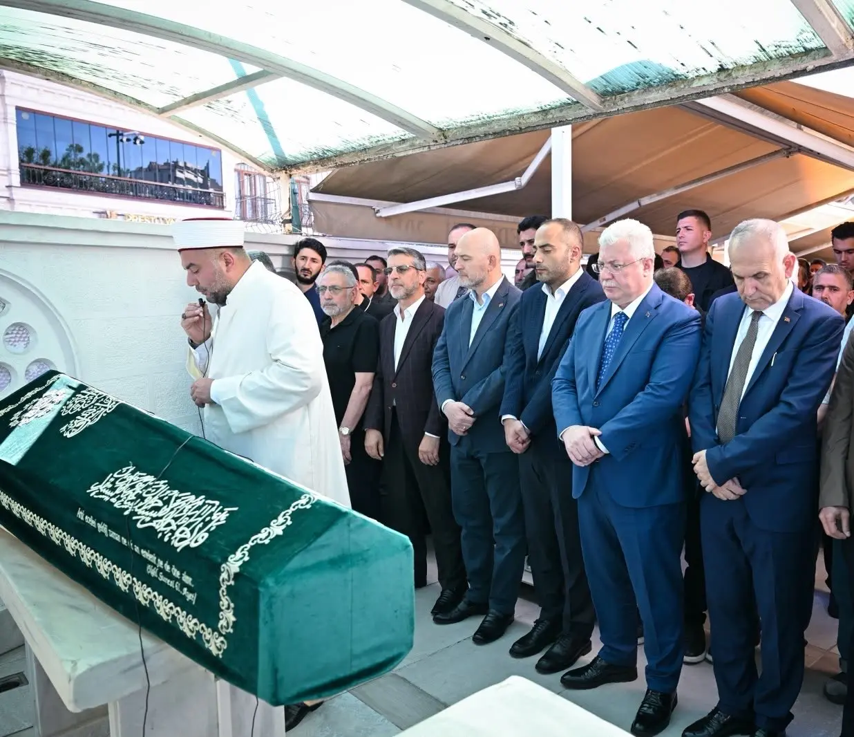 Gaziosmanpaşa Belediyesi eski müdürü Cüneyt Aytop vefat etti