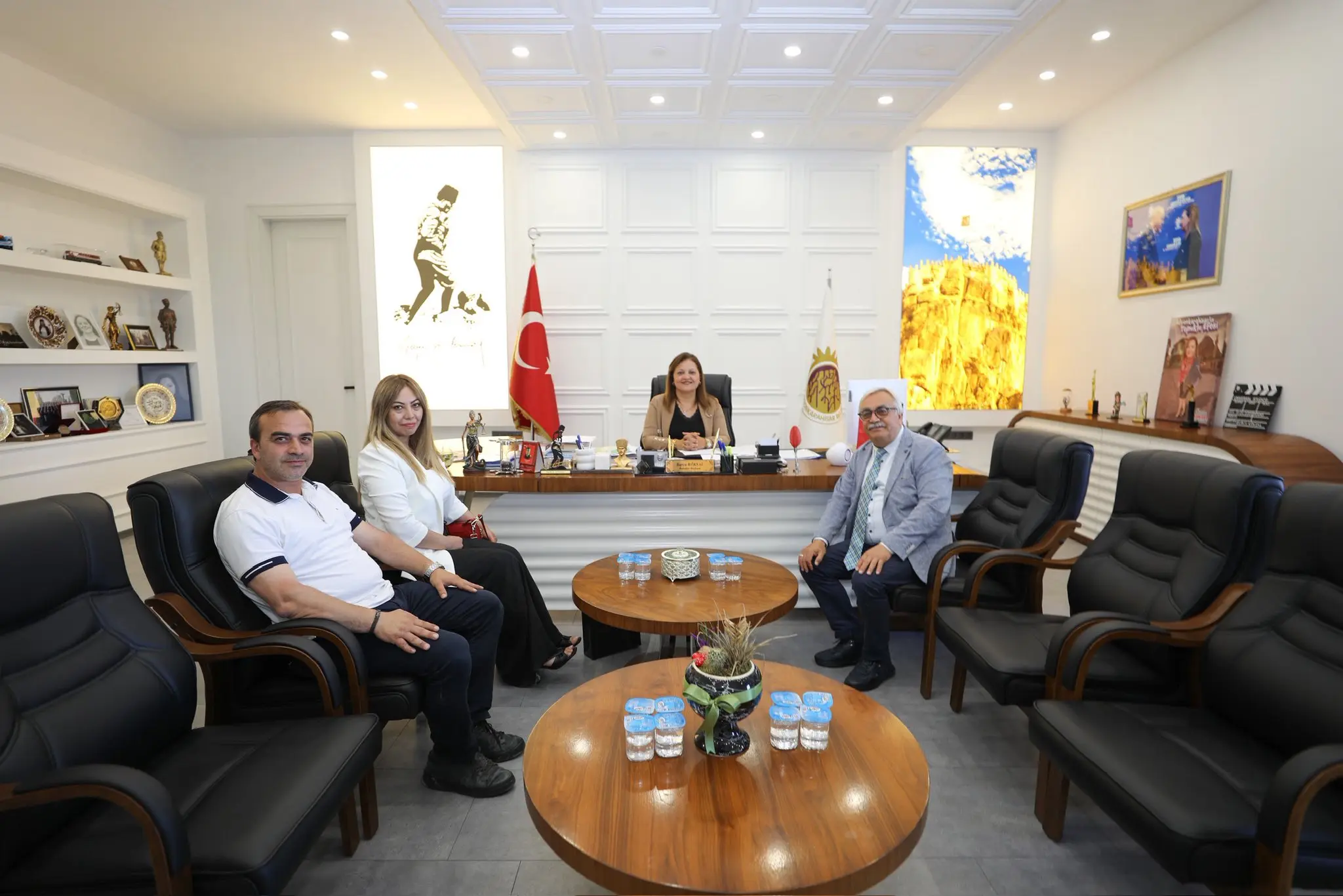 Belediyede Yücel Ailesi ile Toplantı Gerçekleşti