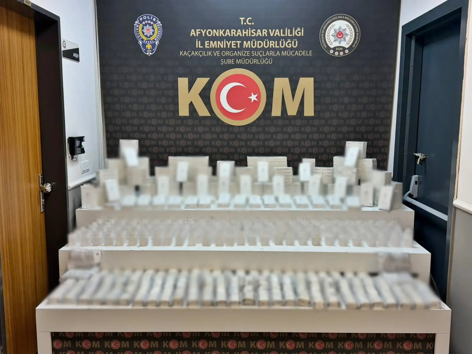 Kaçakçılık operasyonunda ele geçirilen malzemeler
