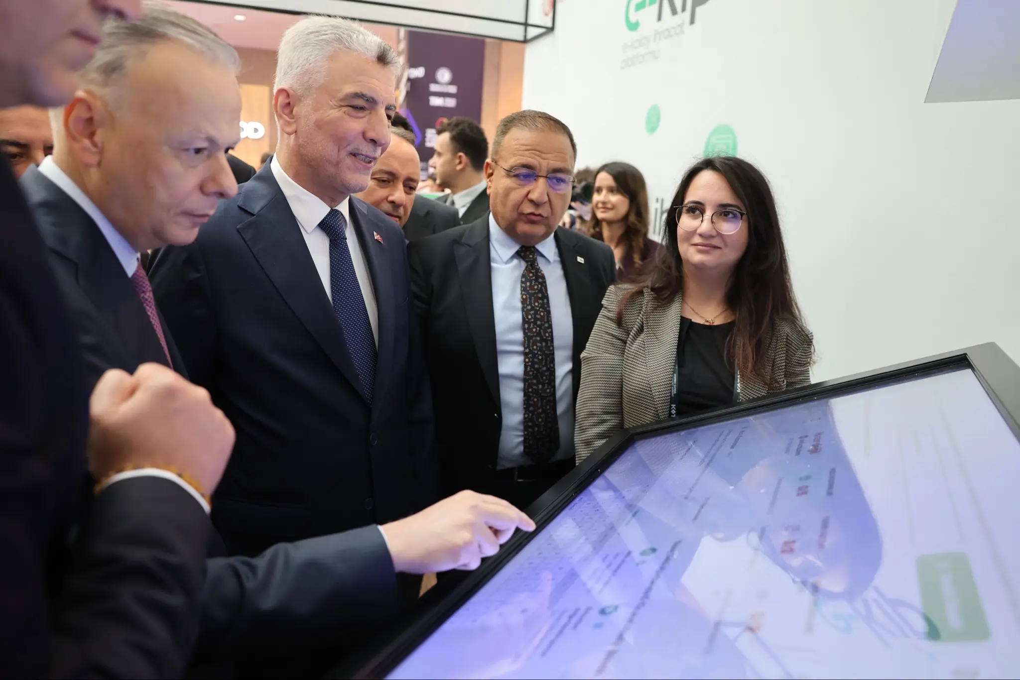 İstanbul'da E-İhracat Zirvesi Gerçekleşti