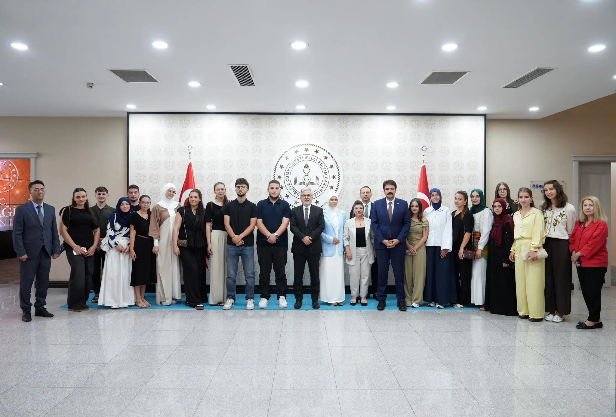 Novi Pazar Öğrencileri Milli Eğitim Bakanlığı'nı Ziyaret Etti