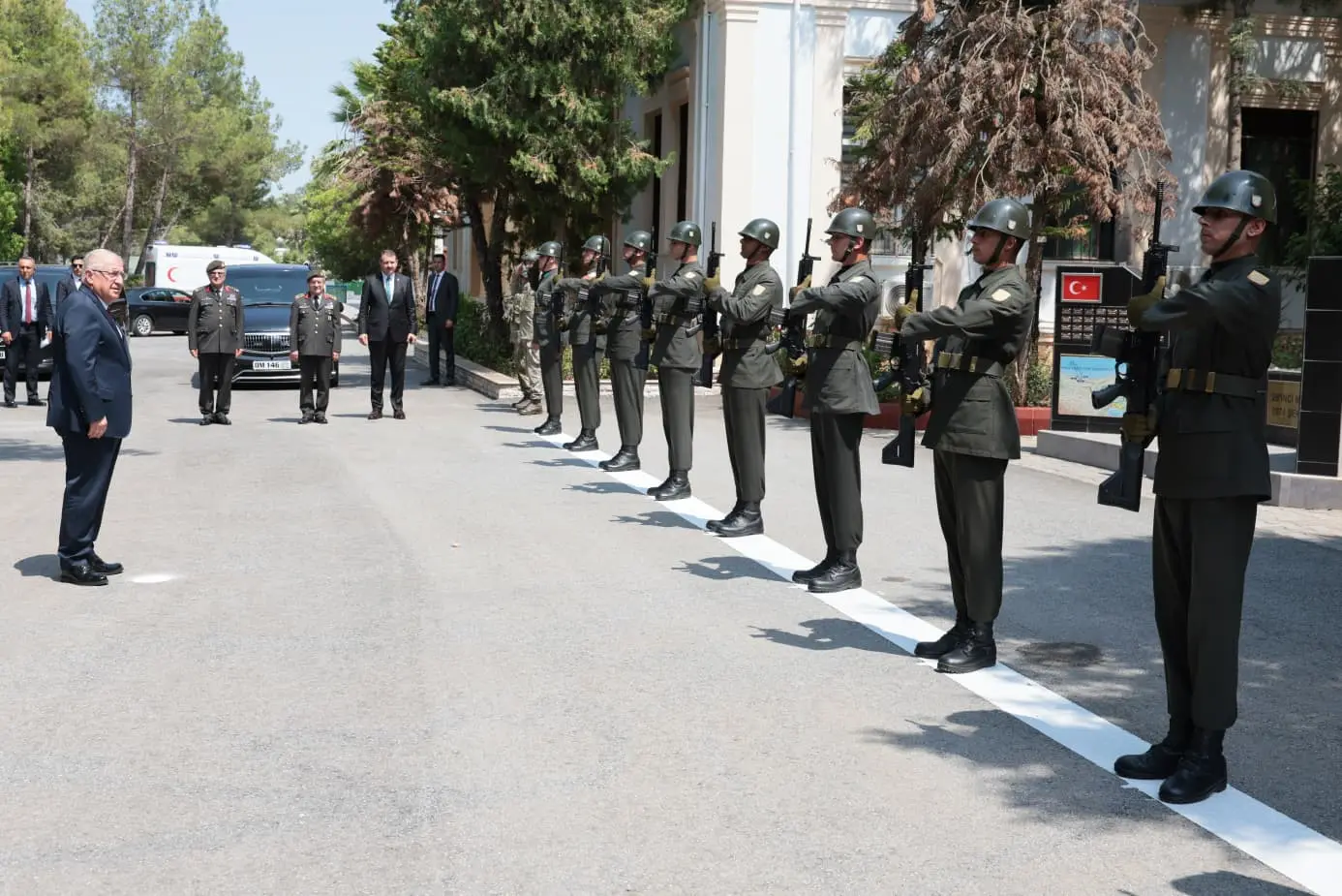 Milli Savunma Bakanı Güler, birlikte denetim yaptı