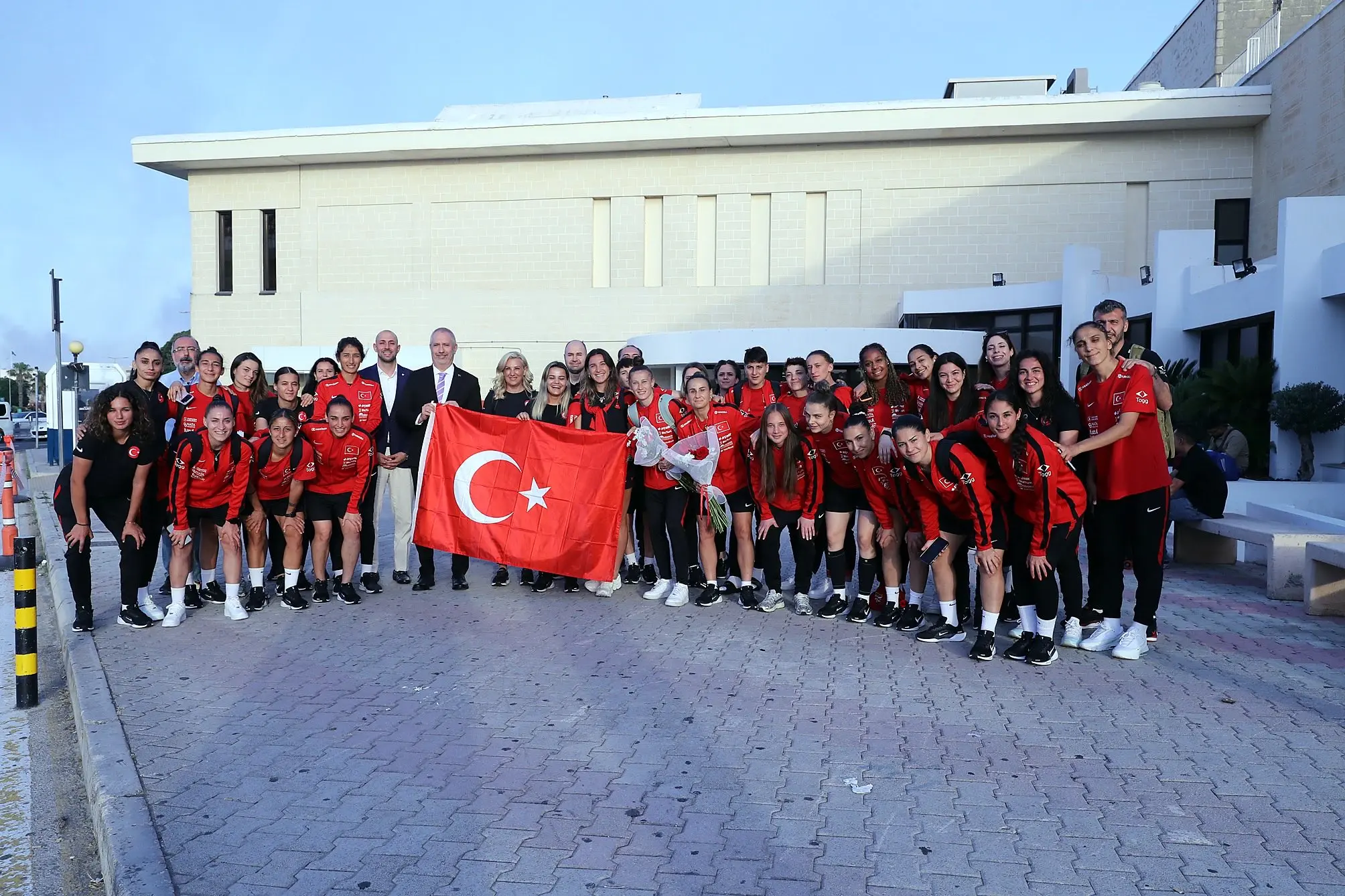 Kadın Milli Takım, Malta'ya ulaştı