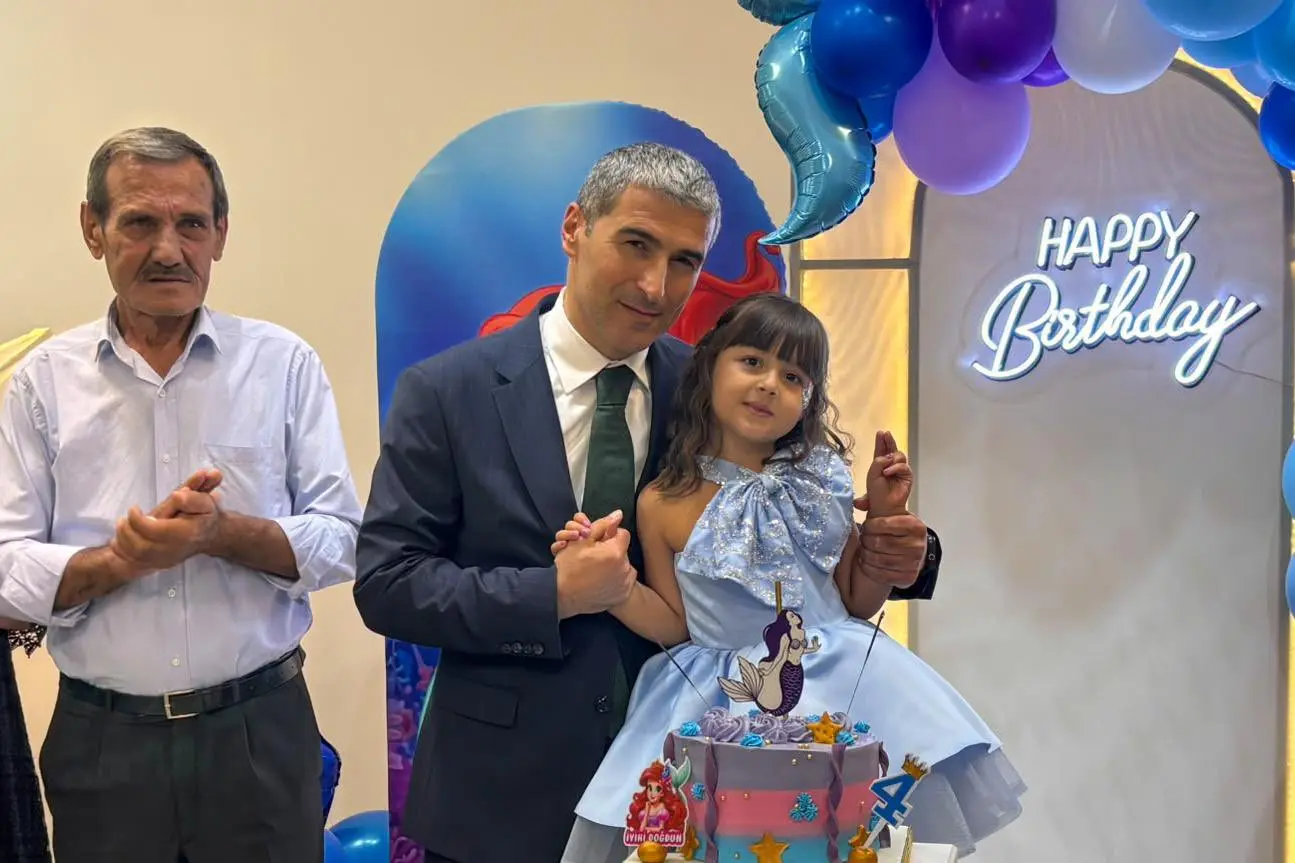Vali, Şehit Mustafa Tatlı'nın Kızı'nın Doğum Gününde Bulundu