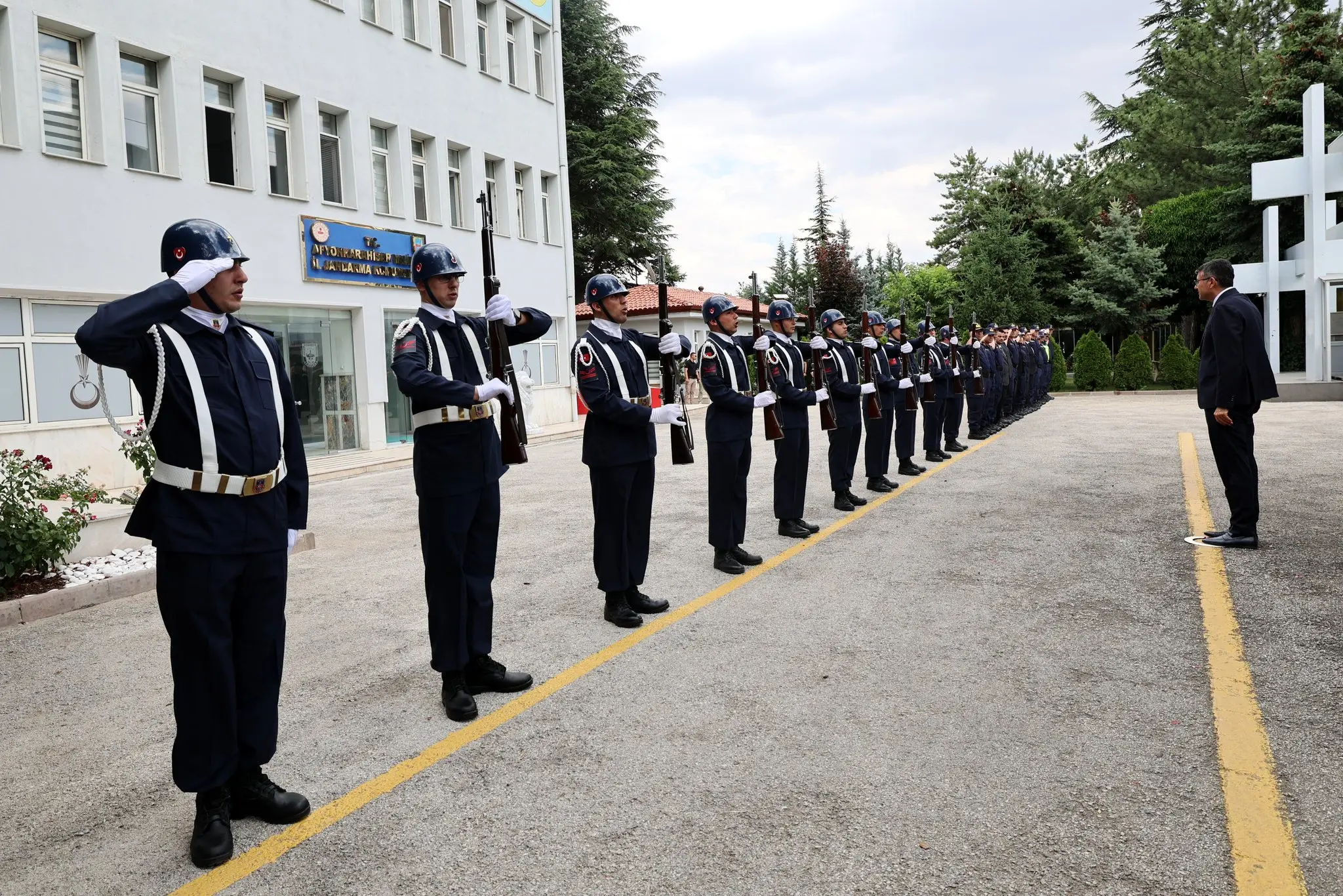 Vali Aktaş ve Bakan Yardımcısı Çelik Jandarma'yı Ziyaret Etti