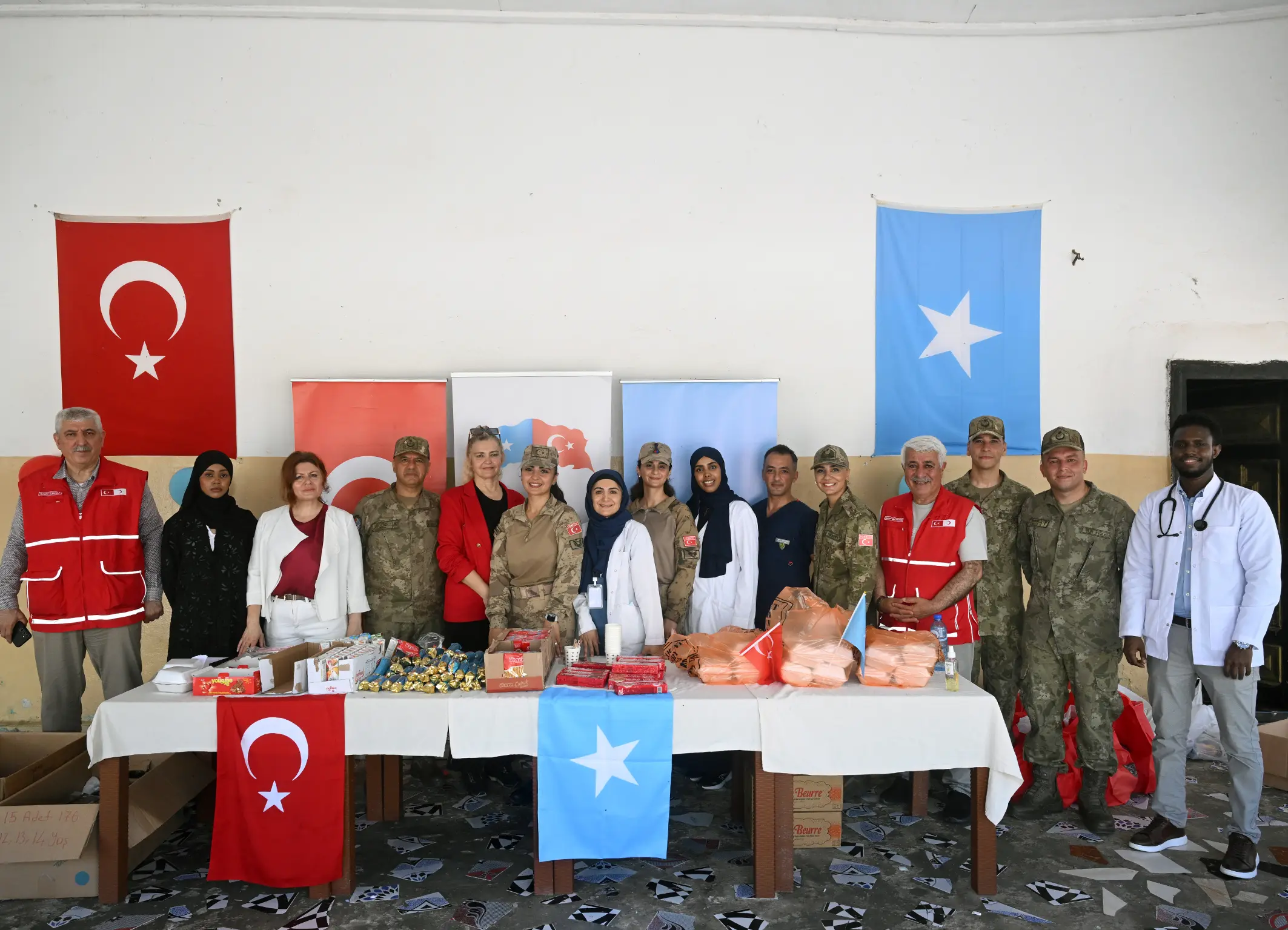 Türk Görev Kuvveti Somali'de yardımlar gerçekleştirdi