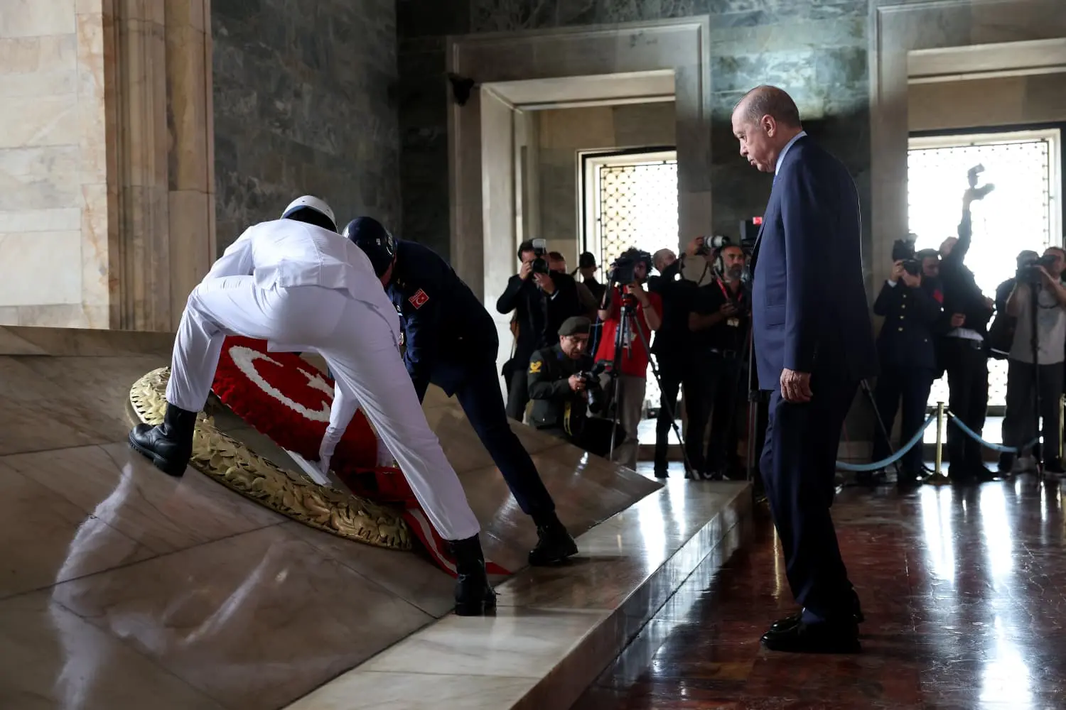 Erdoğan, Anıtkabir'de Zafer Bayramı'nı kutladı