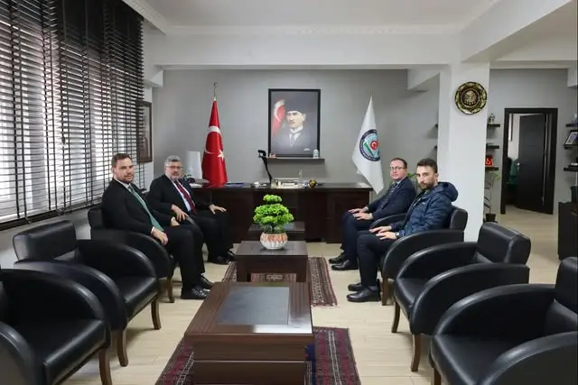 VakıfBank Dinar Şubesi Kaymakam'ı Ziyaret Etti
