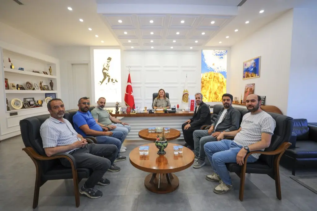 Mehmet Özdemir, esnafla görüş alışverişinde bulundu