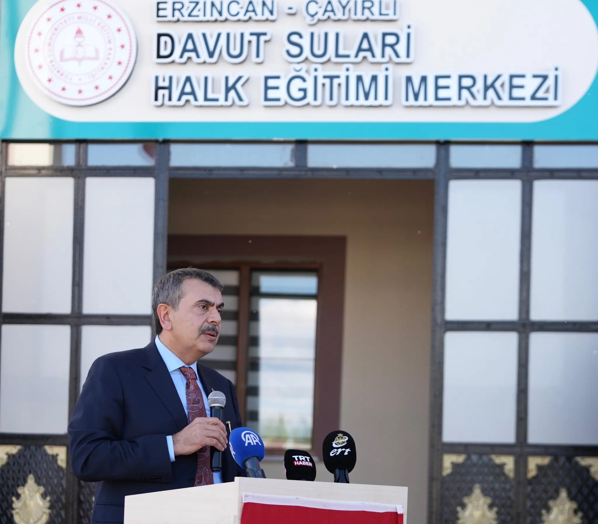 Yusuf Tekin, Davut Sulari Eğitim Merkezi'ni açtı