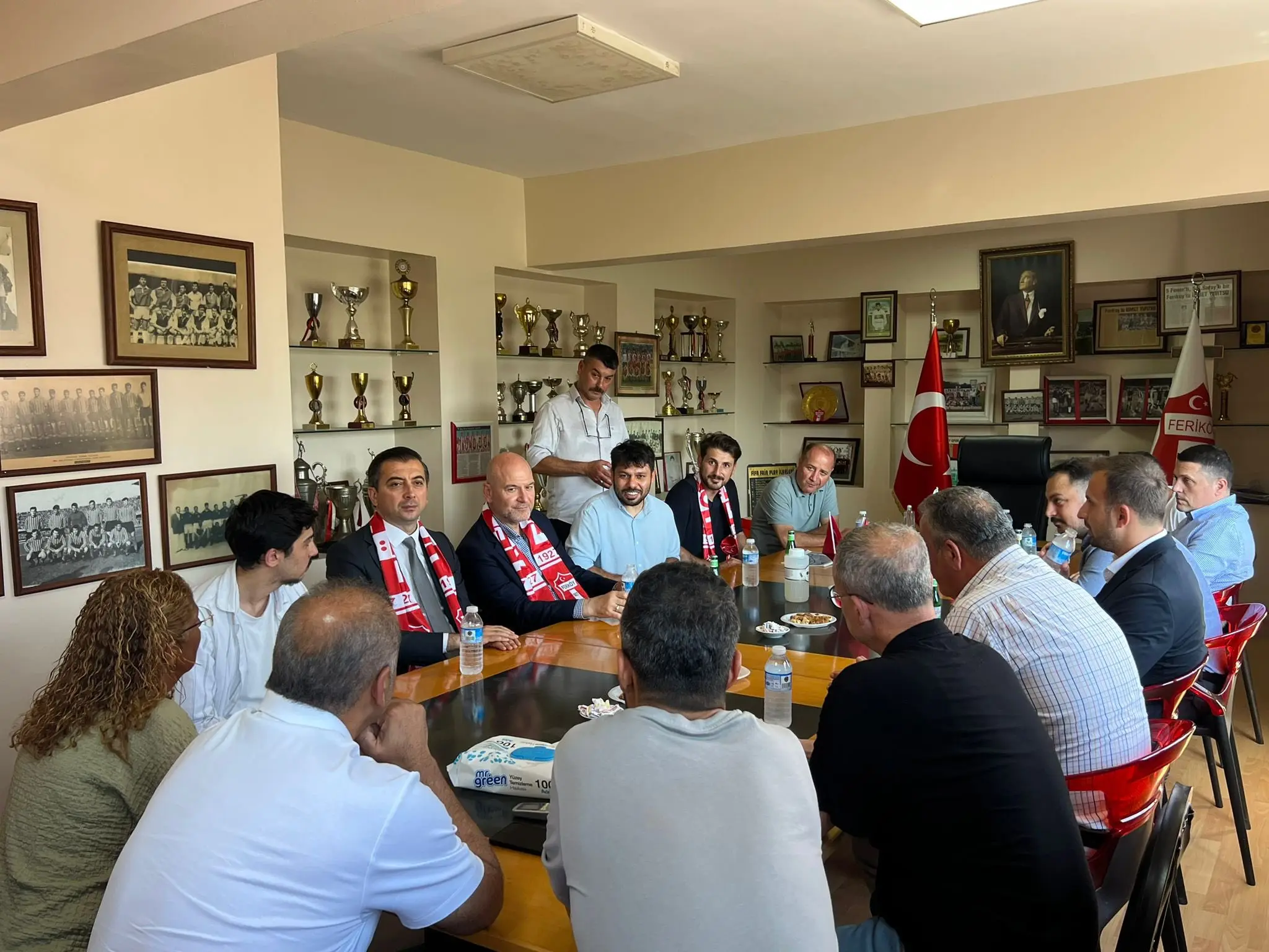 Şişli İlçe Başkanı Feriköy Spor Kulübü'nü ziyaret etti