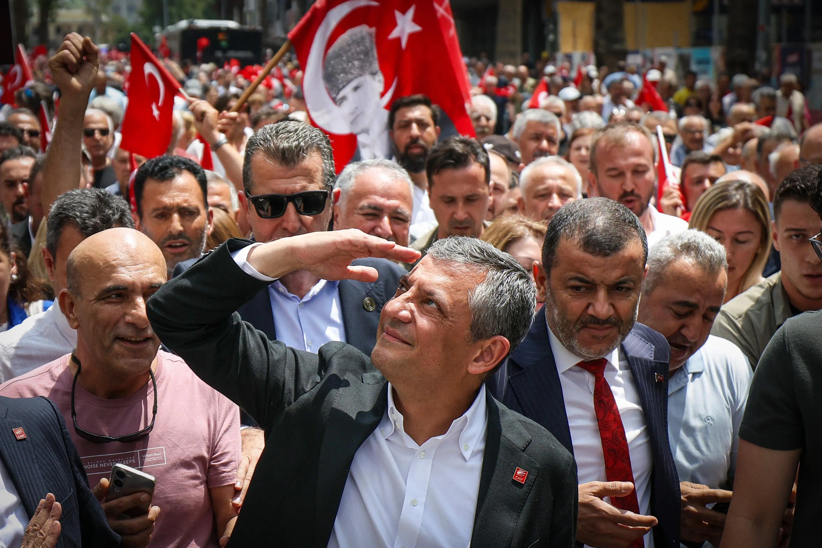 Milletle birlikte yola devam kararlılığı vurgulandı
