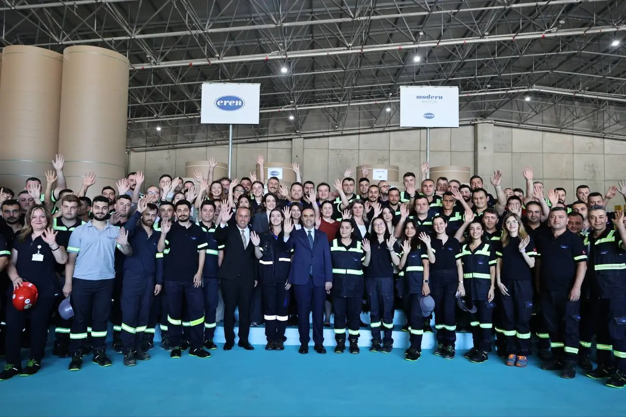 Bakan Kaçır, Modern Karton Tesisini Açtı