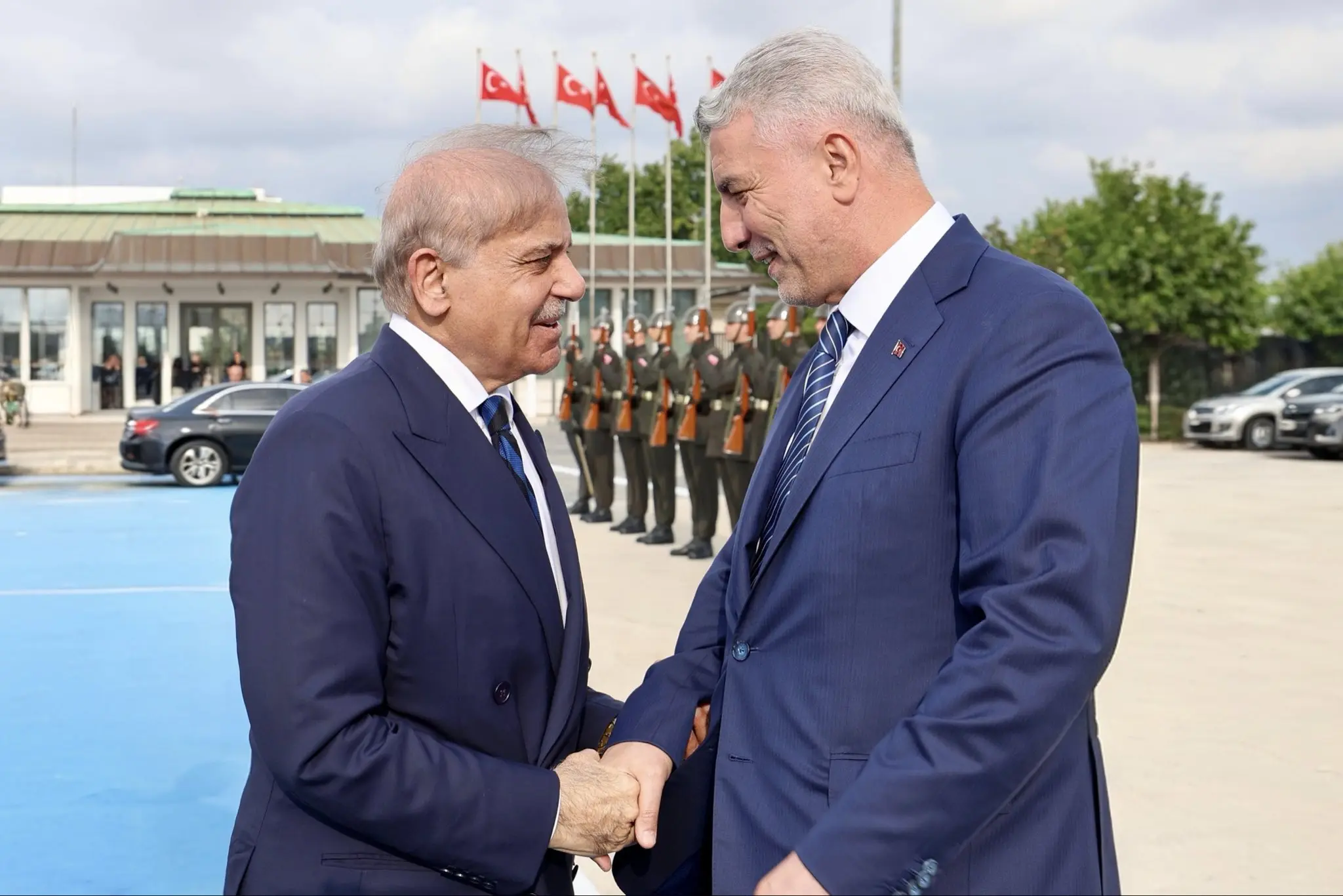 Pakistan Başbakanı Shahbaz Sharif Türkiye'den ayrıldı