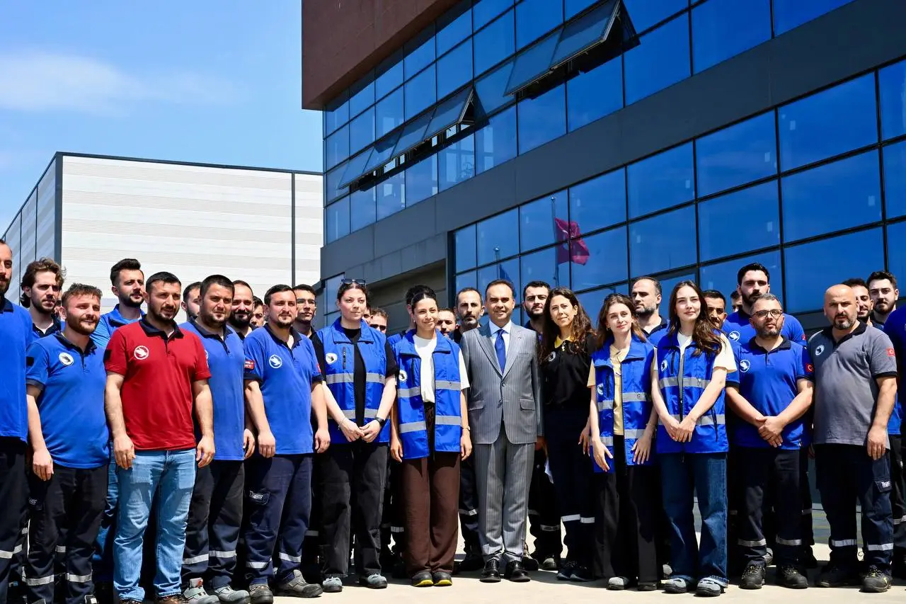 Bakan Kacır, Trabzon'daki Silah Sanayii Firmalarını Ziyaret Etti