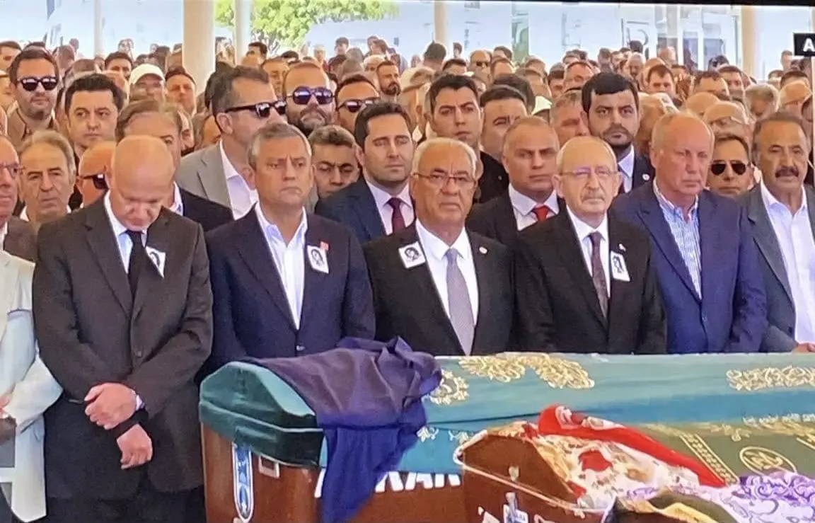 Futbol cenazelerinde siyasi analiz eleştirildi