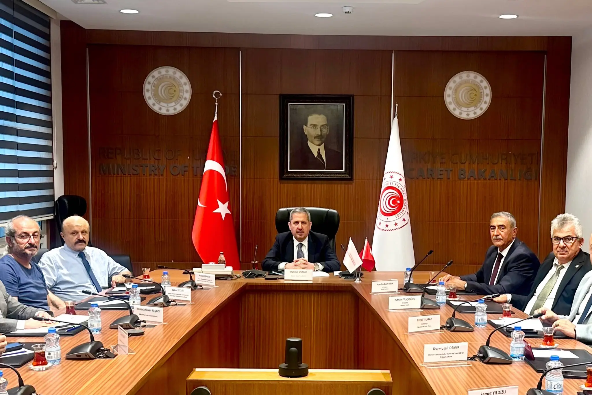 Ticaret Bakanı, TETESFED Başkanı ile toplantı yaptı
