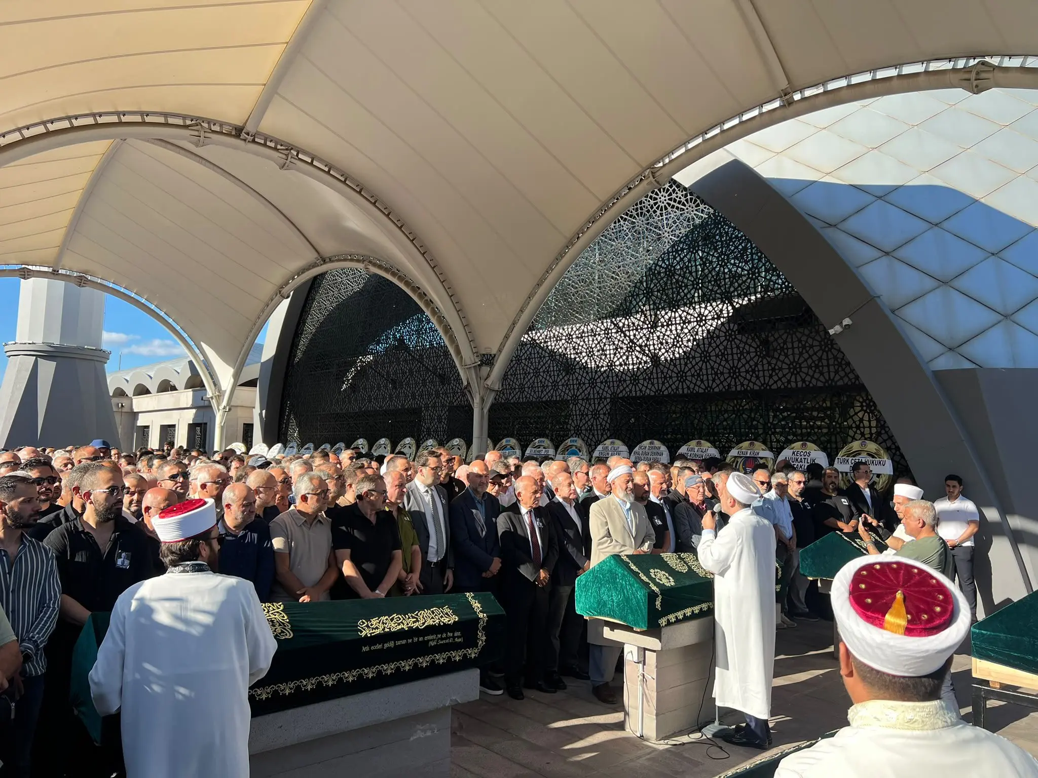 Kemal Kumkumoğlu Şakirin Camii'nden uğurlandı
