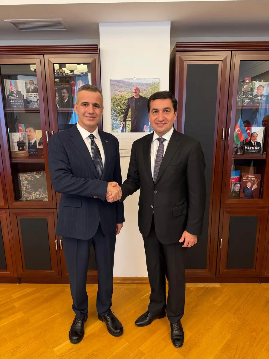Azerbaycan'da İletişim Heyeti Kabul Edildi