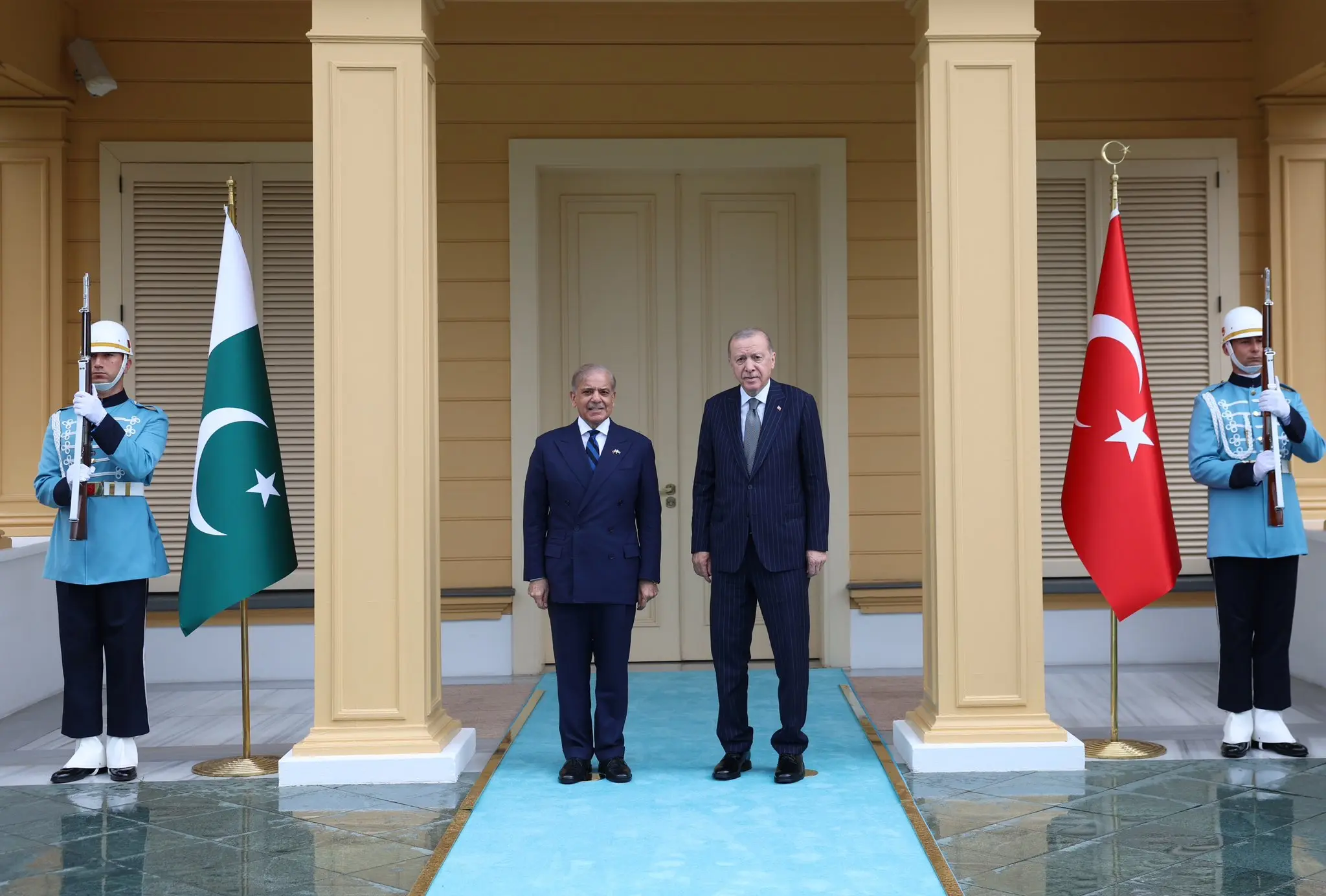 Cumhurbaşkanı Erdoğan, Pakistan Başbakanı ile görüştü