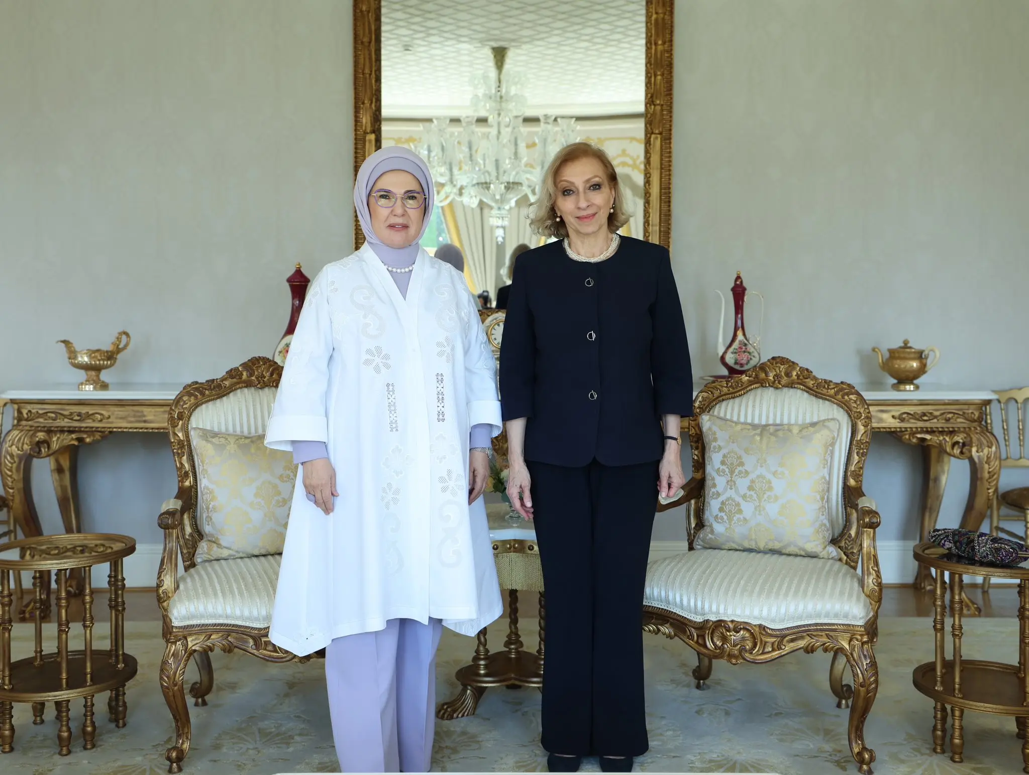 Emine Erdoğan, Lübnan Başbakanı'nın Eşi ile Görüştü