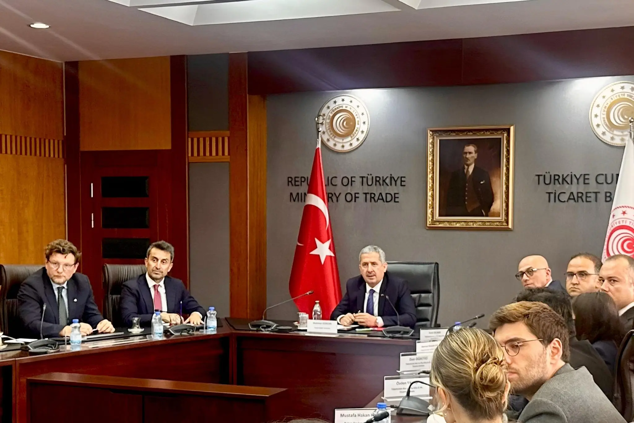 Deputy Minister Gürcan e-ticaret şirketleriyle buluştu