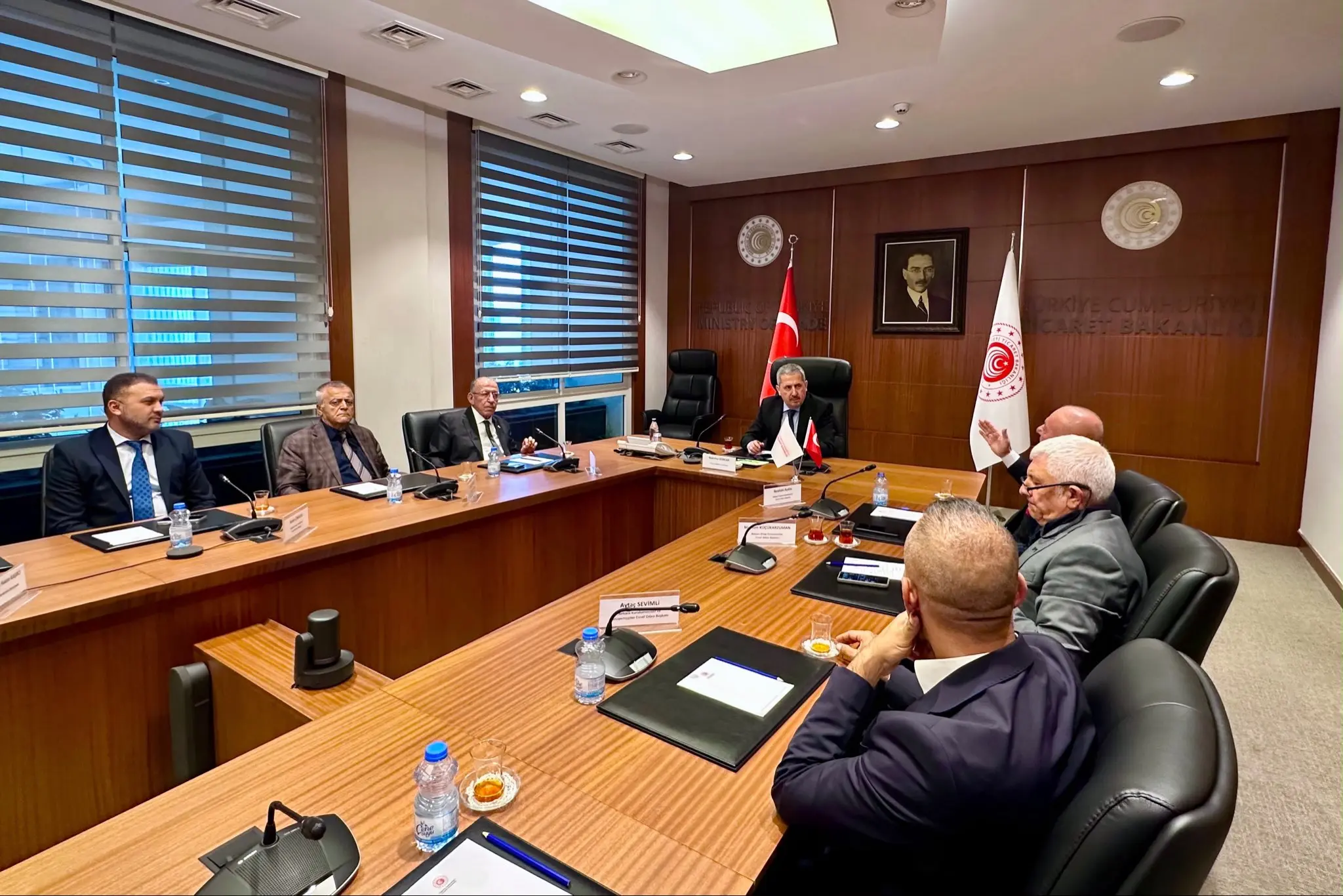 Ticaret Bakan Yardımcısı, Esnaf Gruplarıyla Toplandı