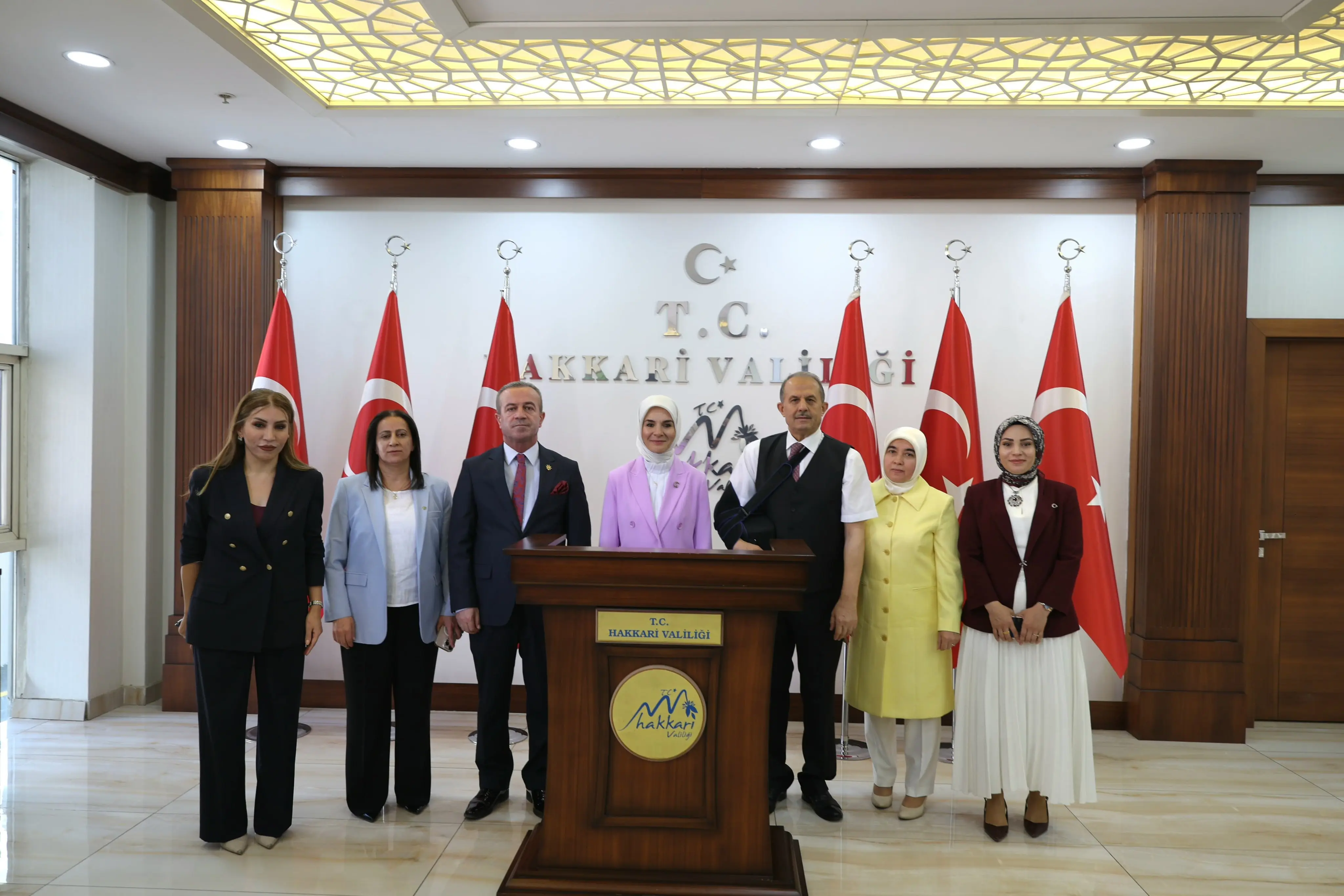 Mahinur Özdemir Göktaş, Hakkari'de temaslarda bulundu