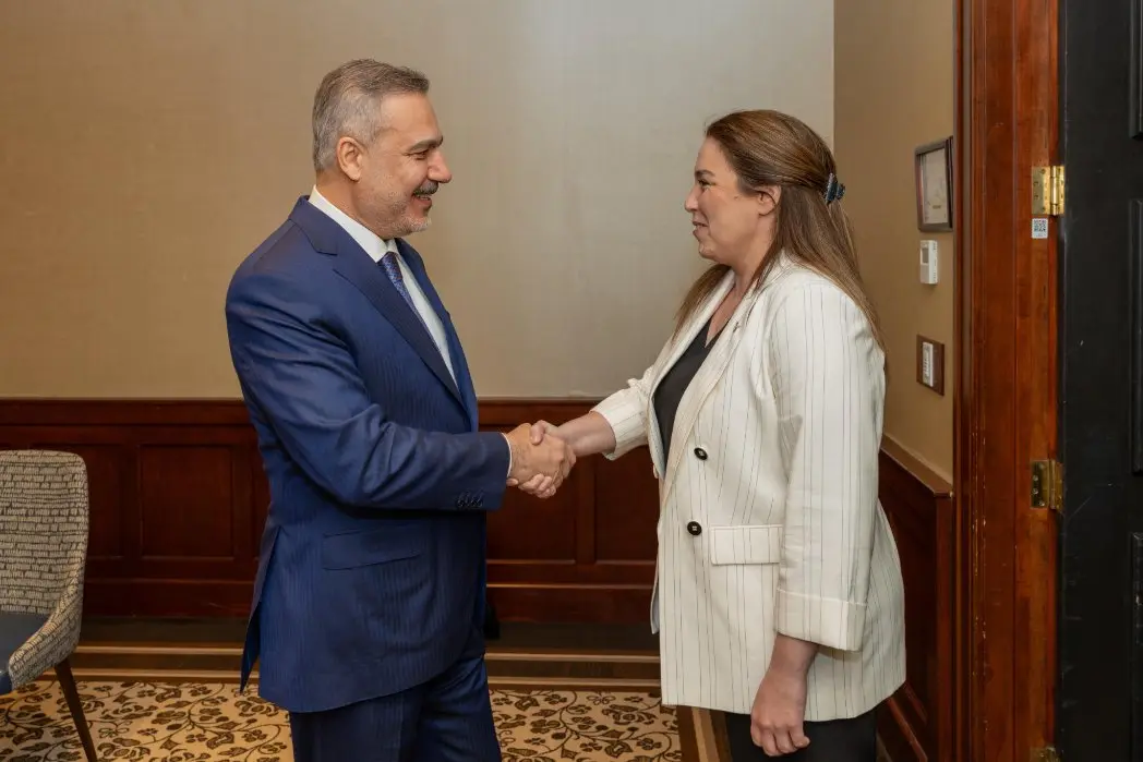 Hakan Fidan, Toronto'da Kanadalı Parlamenterle Bir Araya Geldi