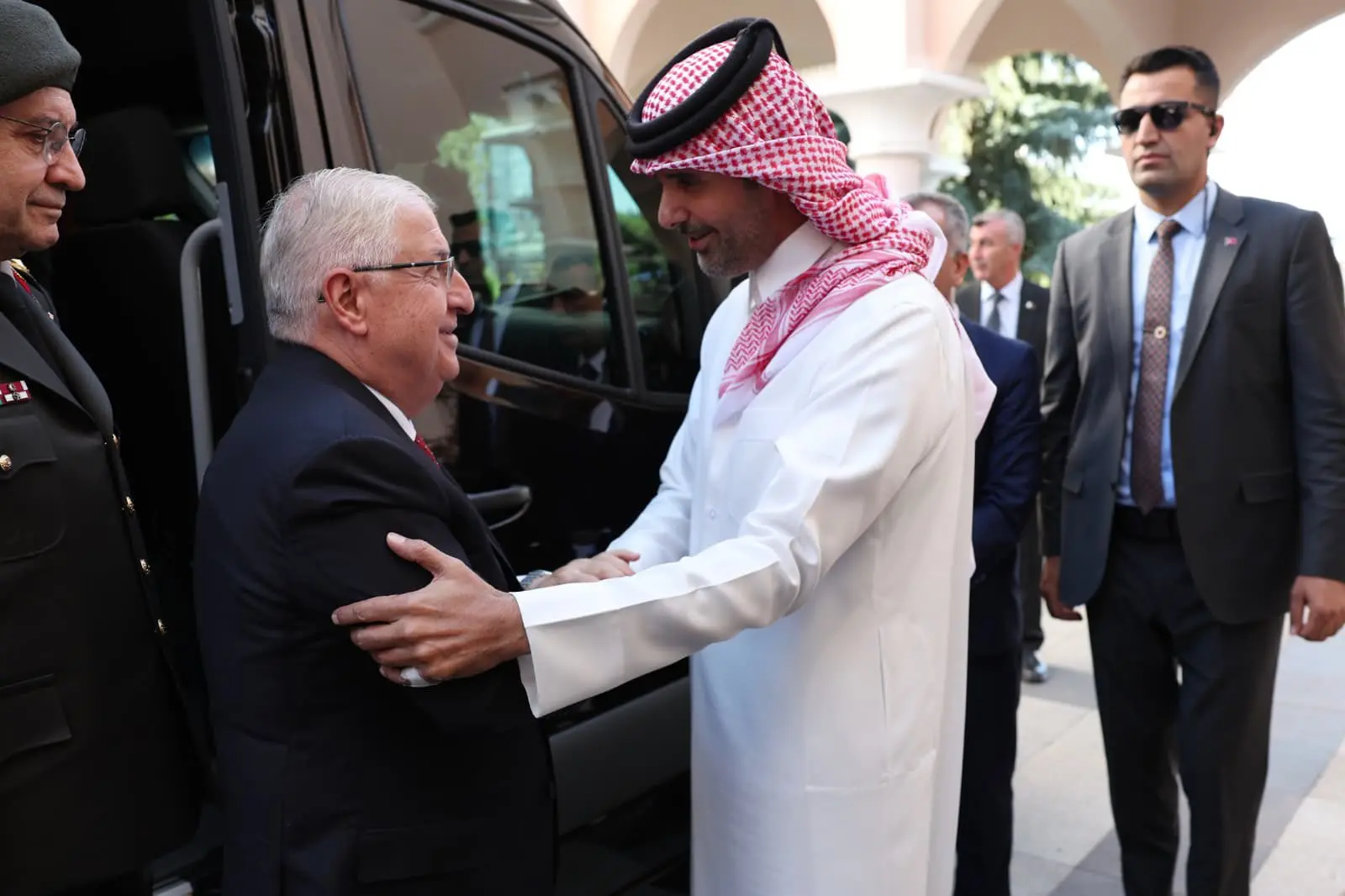 Yaşar Güler, Katar Büyükelçiliği'ne taziye ziyaretinde bulundu